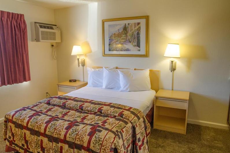 California Suites Hotel photo 26