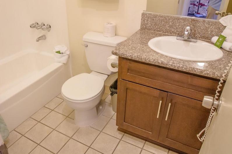 California Suites Hotel photo 27