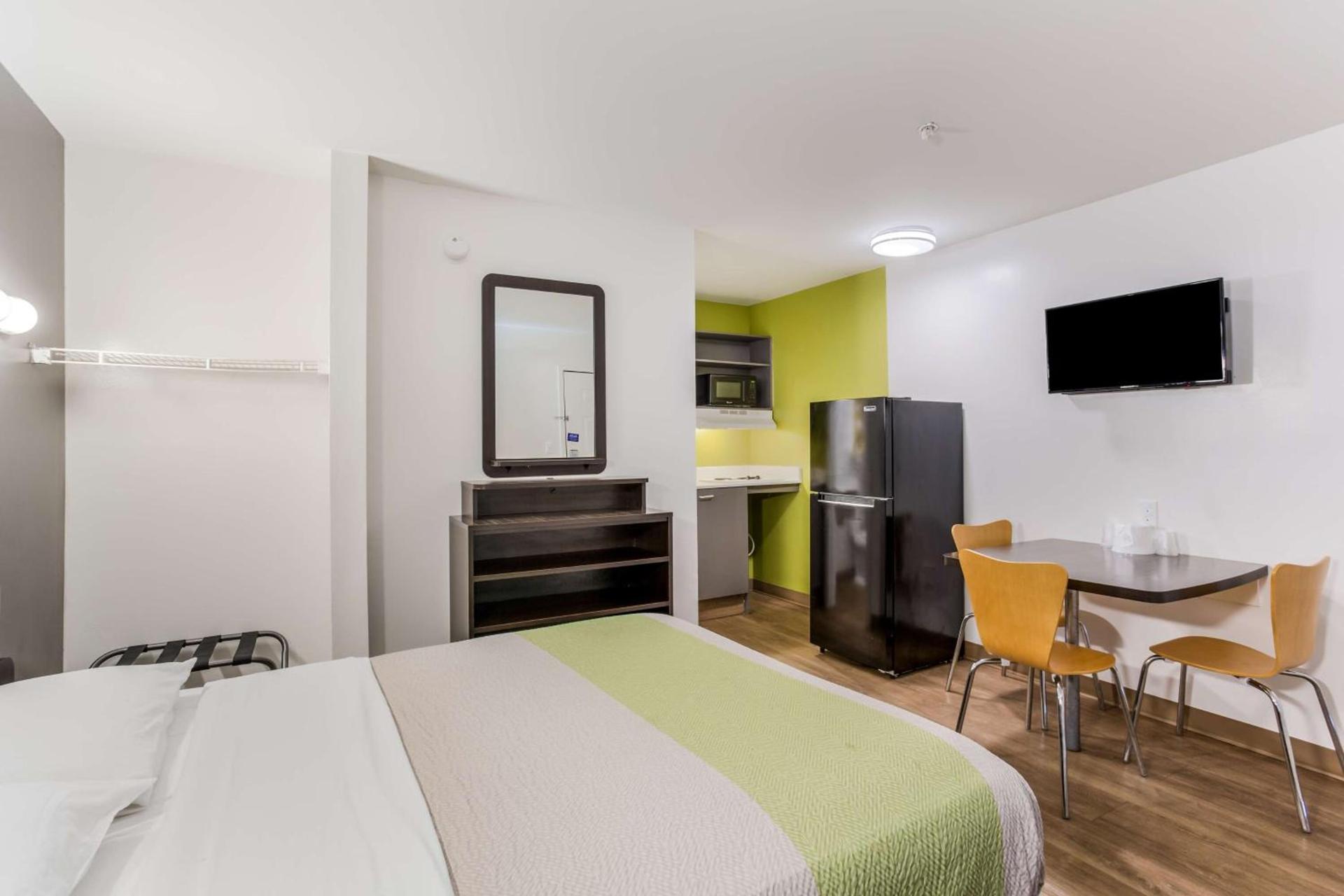 Studio 6 Extended Stay - Jacksonville, FL - South photo 12