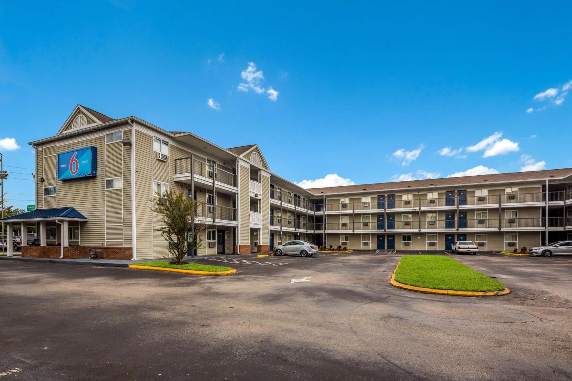 Studio 6 Extended Stay - Jacksonville, FL - South photo 1