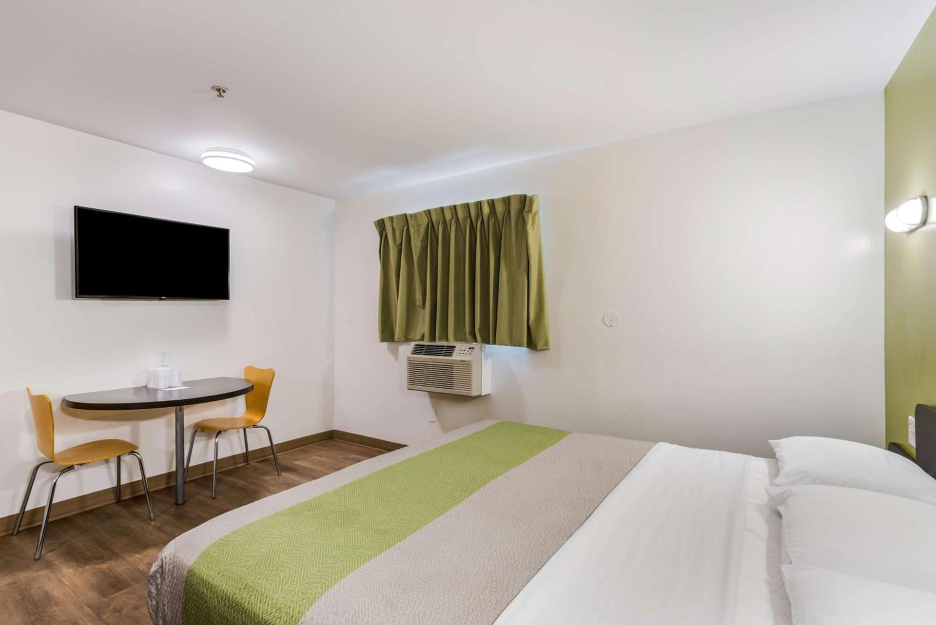 Motel 6-Jacksonville, FL - South photo 10