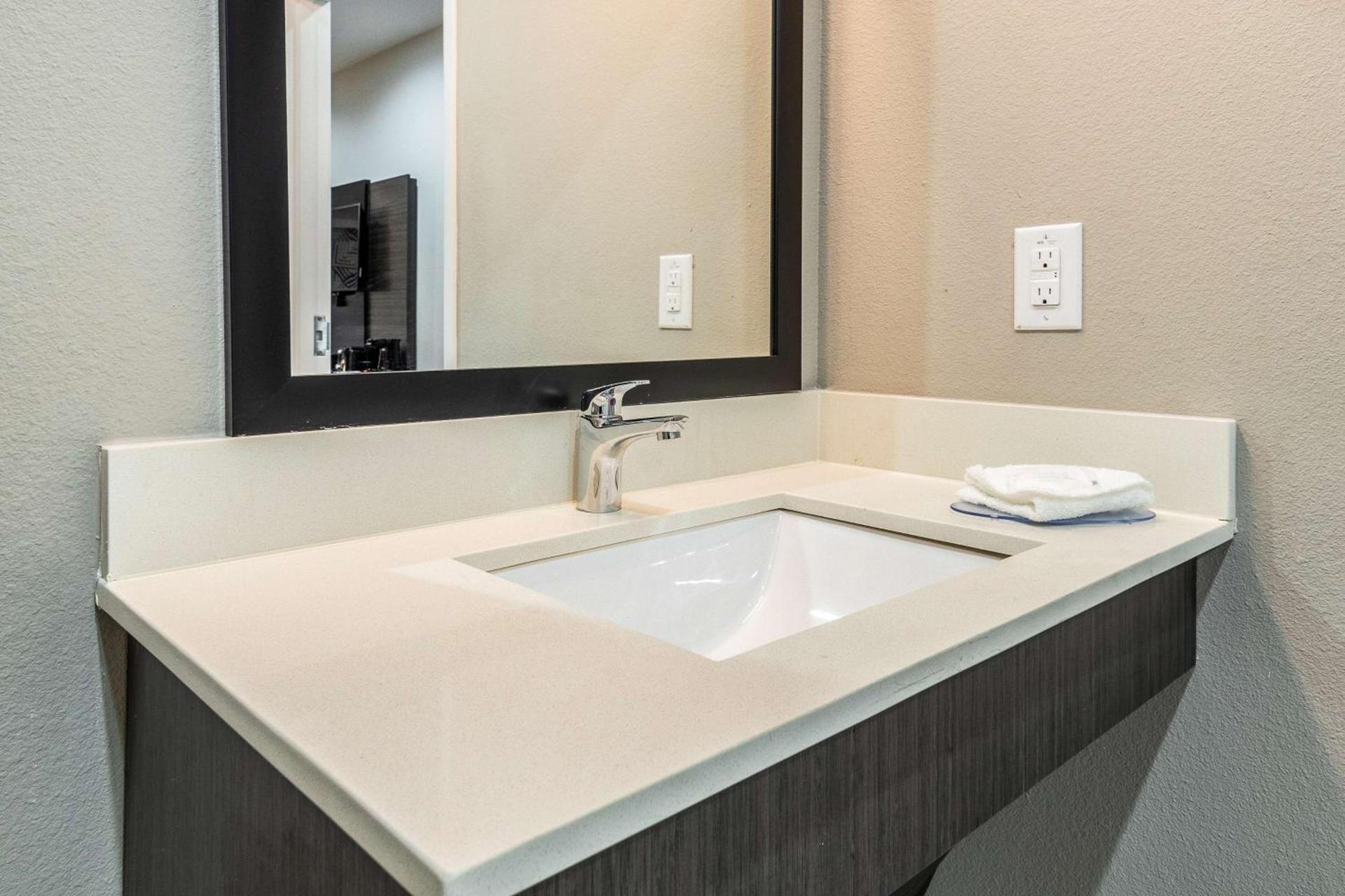 Studio 6-Mesquite, TX - Dallas photo 17