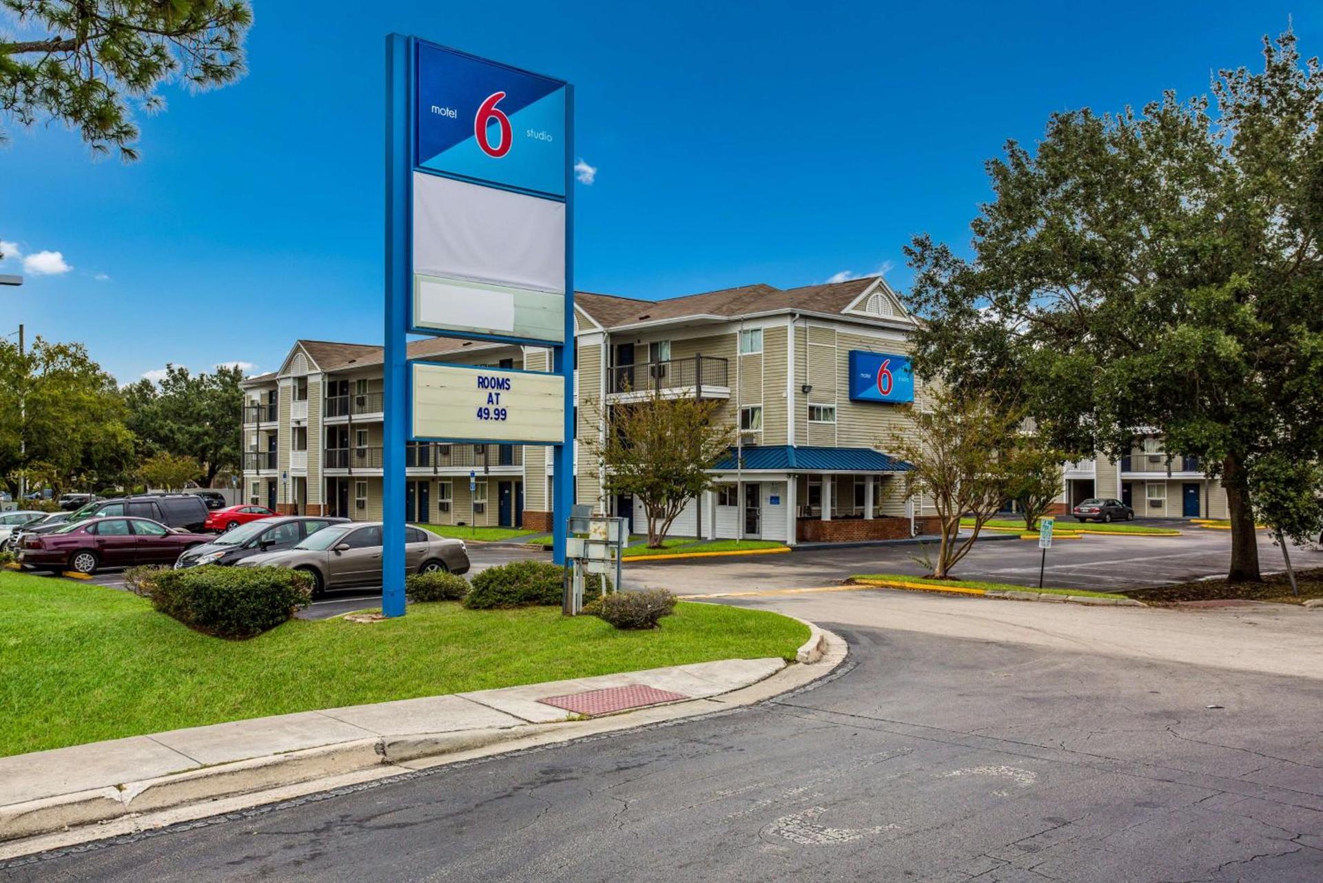 Motel 6-Jacksonville, FL - South photo 1