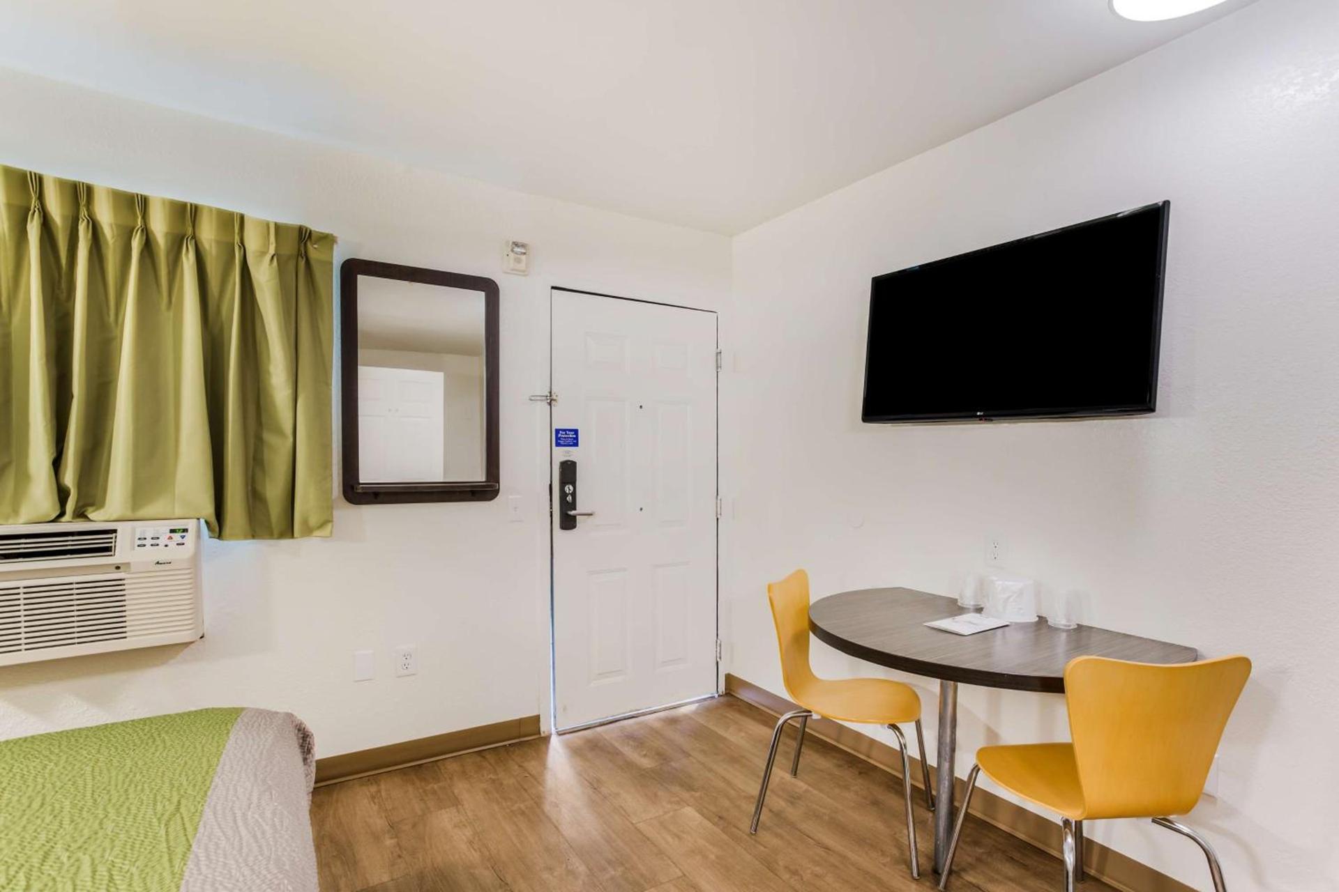 Motel 6-Jacksonville, FL - South photo 19
