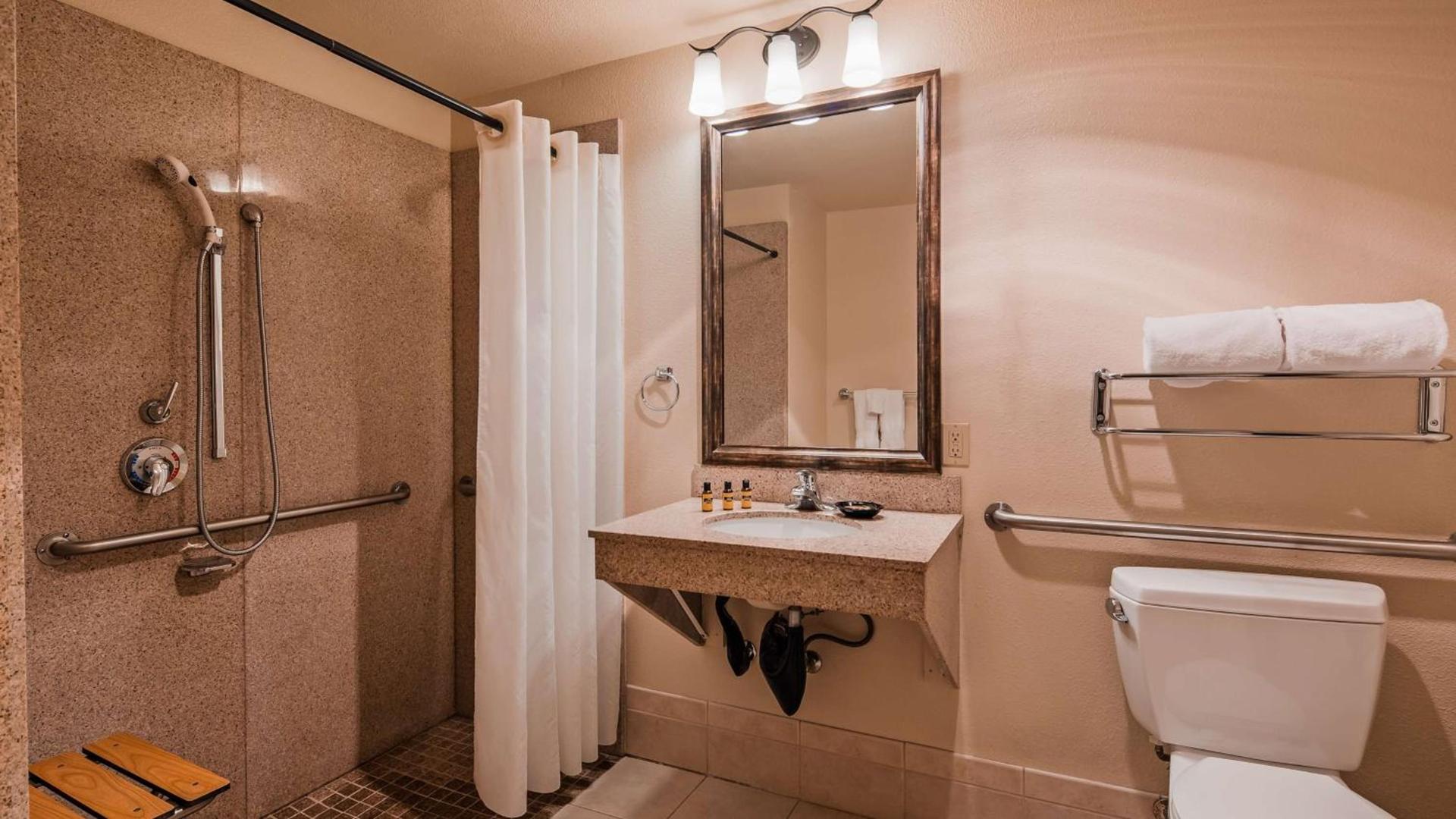 Best Western Plus Rivershore Hotel photo 16