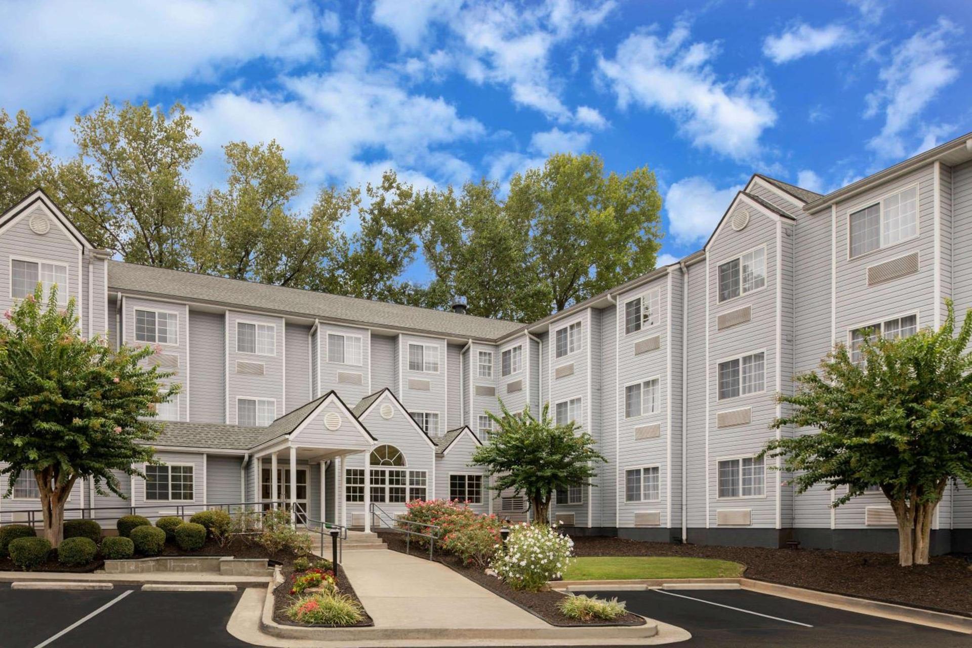 Microtel Inn & Suites by Wyndham Atlanta Buckhead Area photo 1