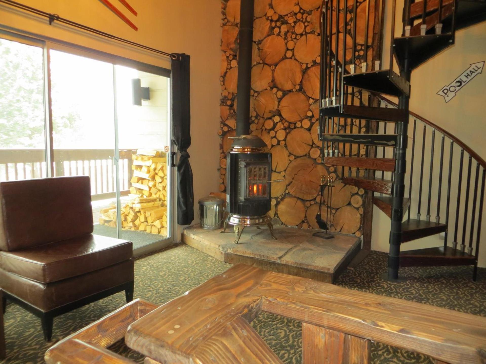The Mammoth Creek Inn photo 13
