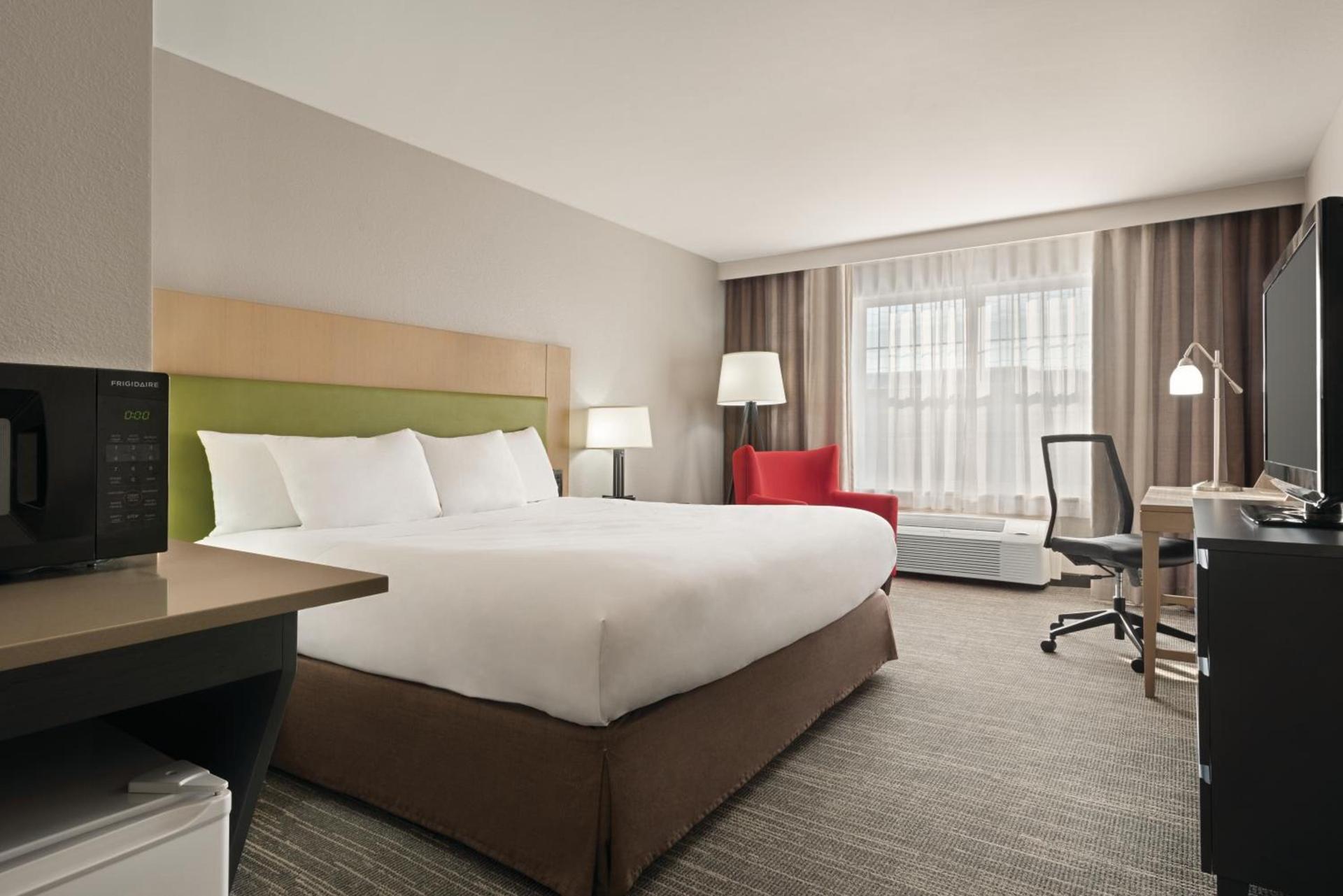 Country Inn & Suites by Radisson, Dubuque, IA photo 50