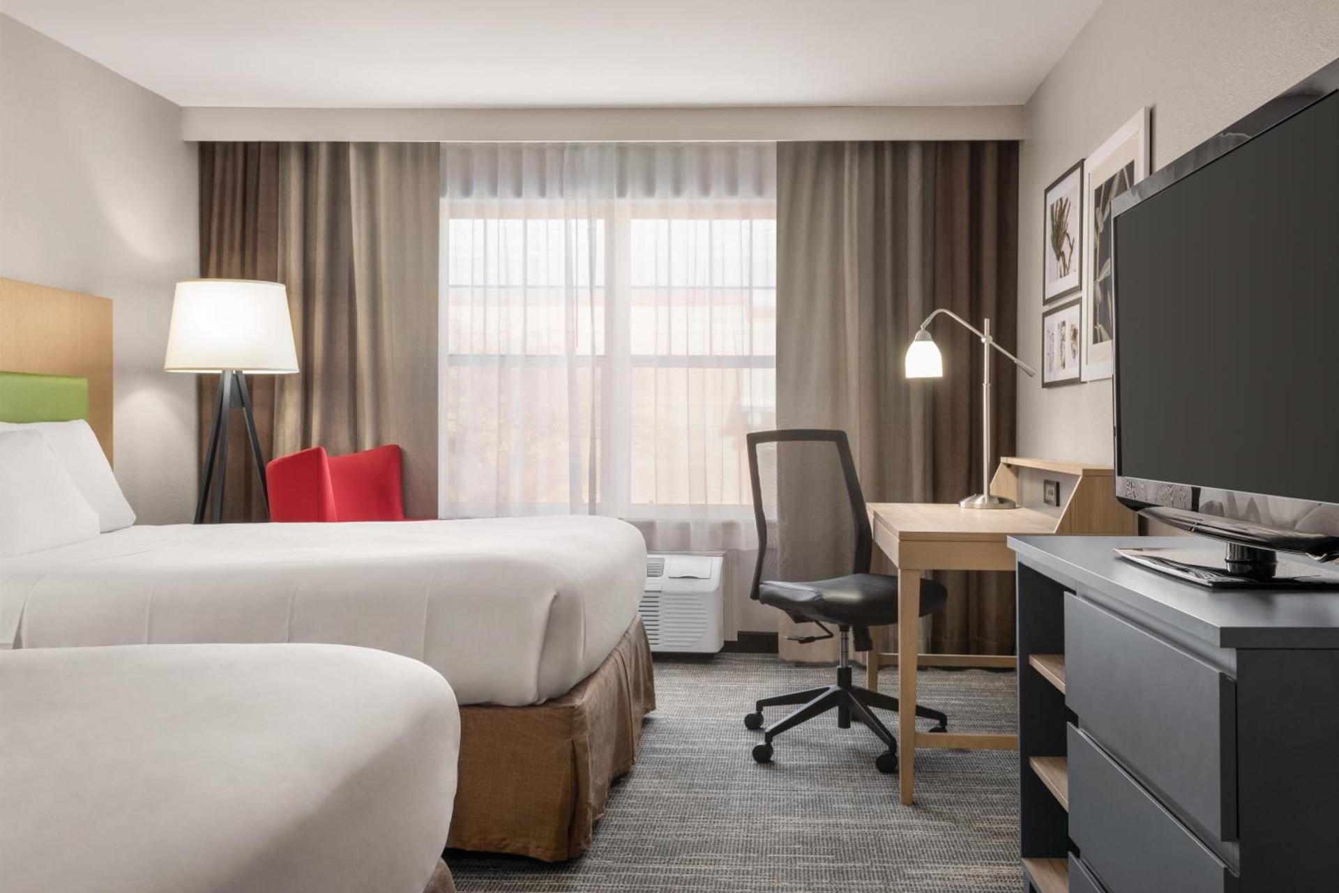 Country Inn & Suites by Radisson, Dubuque, IA photo 44