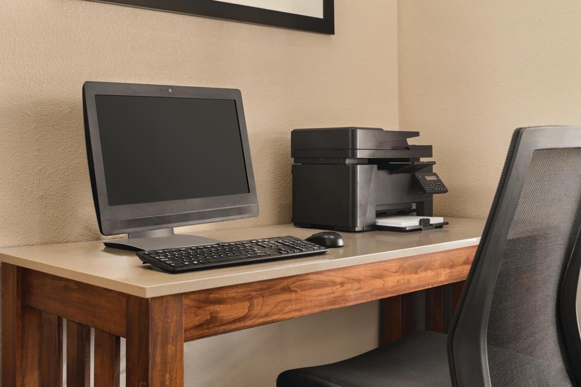 Country Inn & Suites by Radisson, Dubuque, IA photo 28