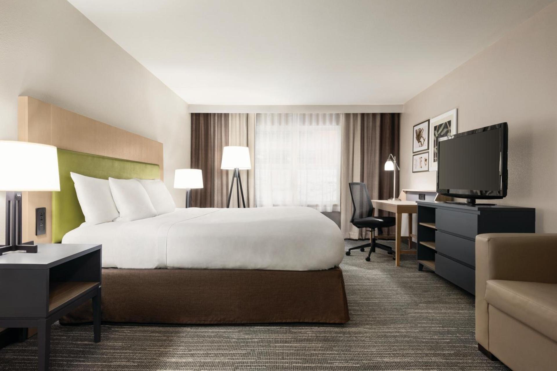 Country Inn & Suites by Radisson, Dubuque, IA photo 38