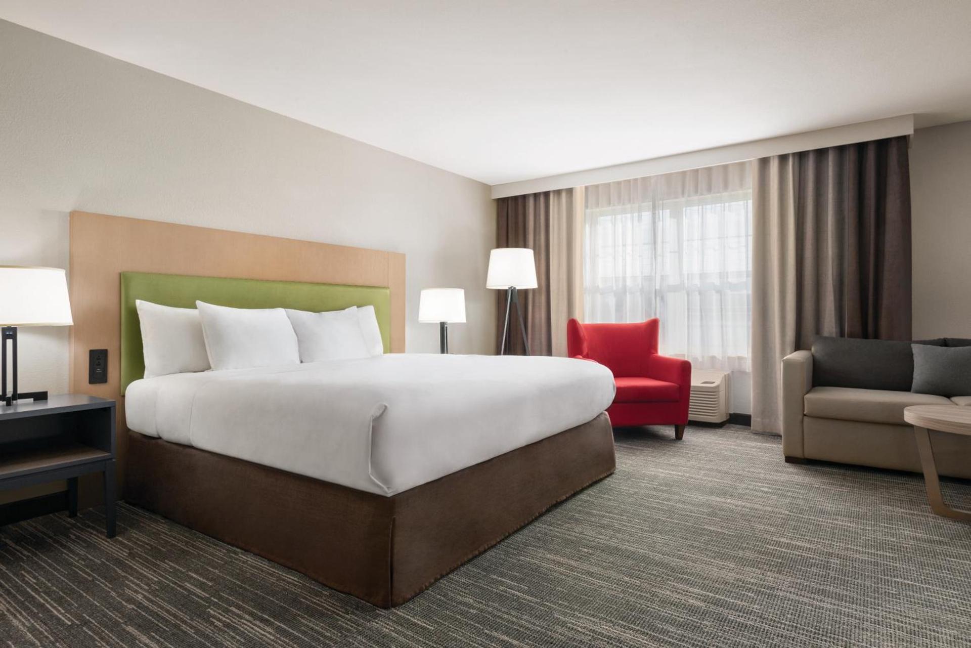 Country Inn & Suites by Radisson, Dubuque, IA photo 40