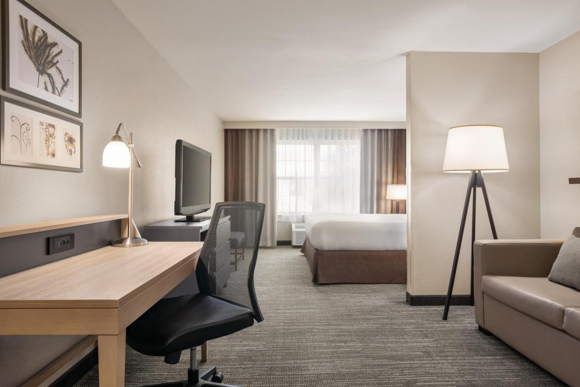 Country Inn & Suites by Radisson, Dubuque, IA photo 41