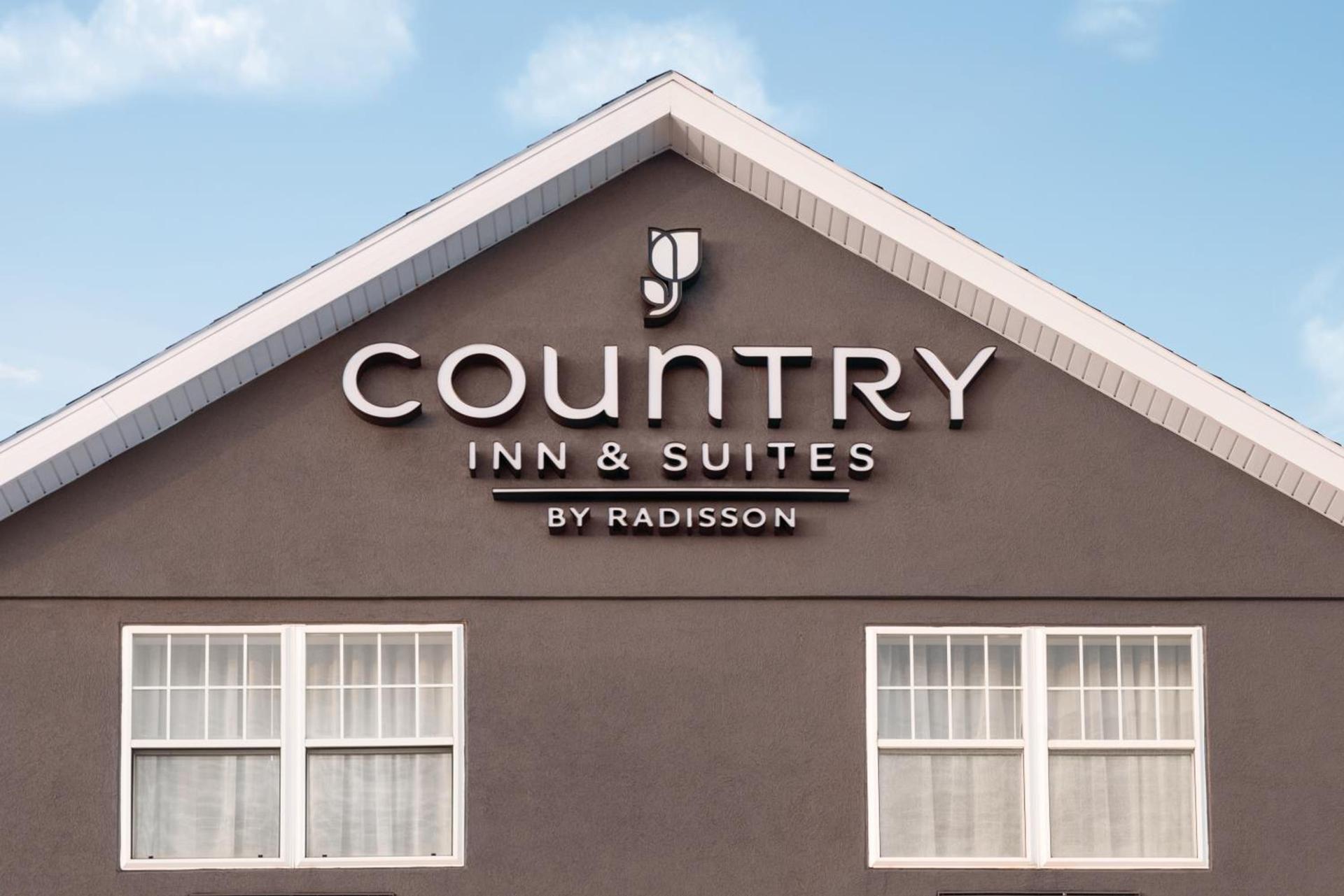 Country Inn & Suites by Radisson, Dubuque, IA photo 43