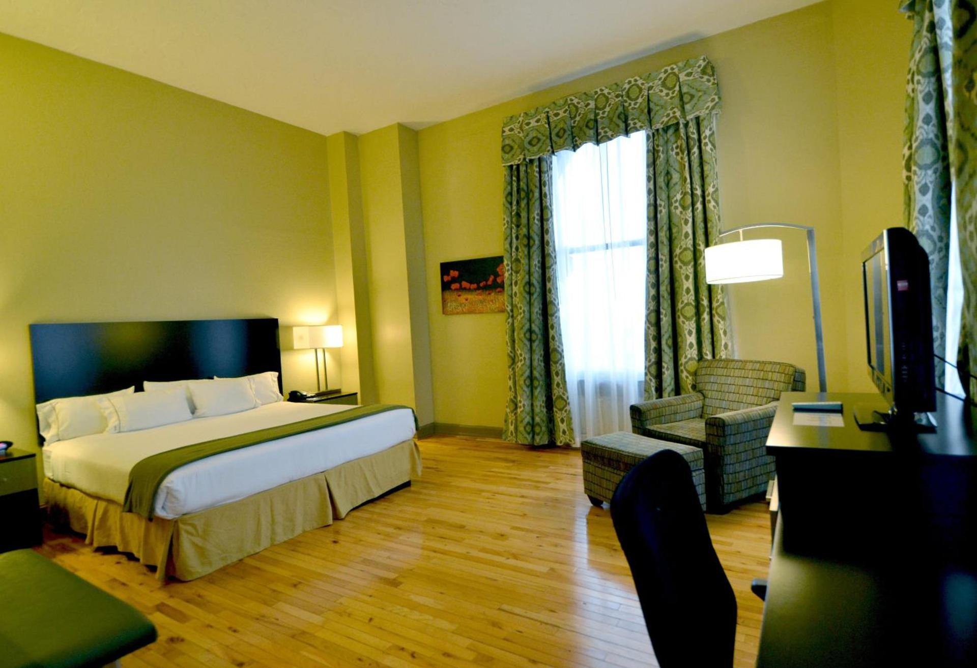 Holiday Inn Express Cleveland Downtown by IHG photo 4