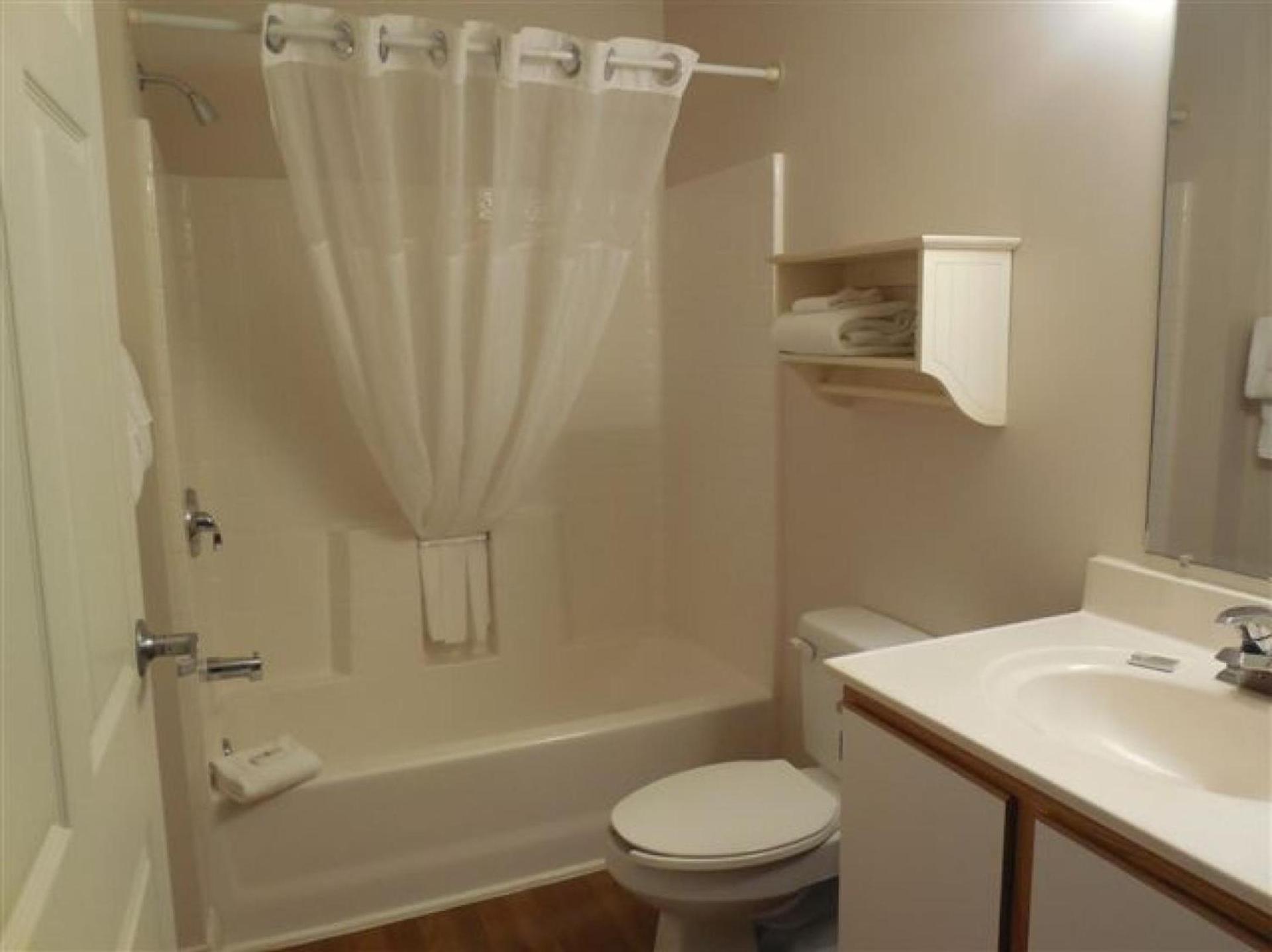 Affordable Suites Greenville photo 3