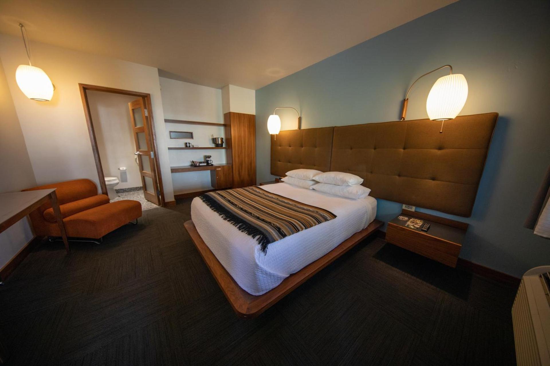 Modern Hotel photo 91