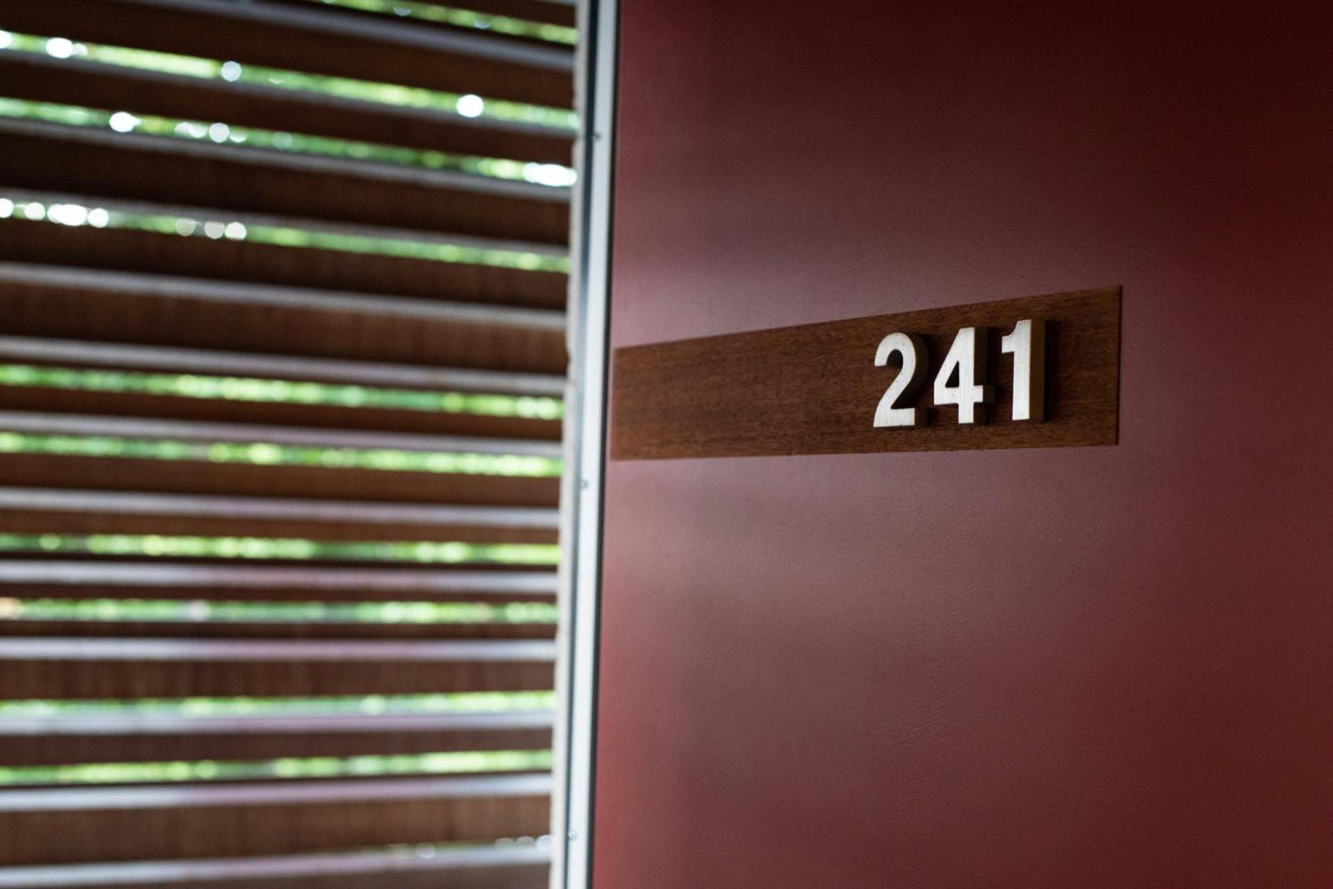 Modern Hotel photo 87