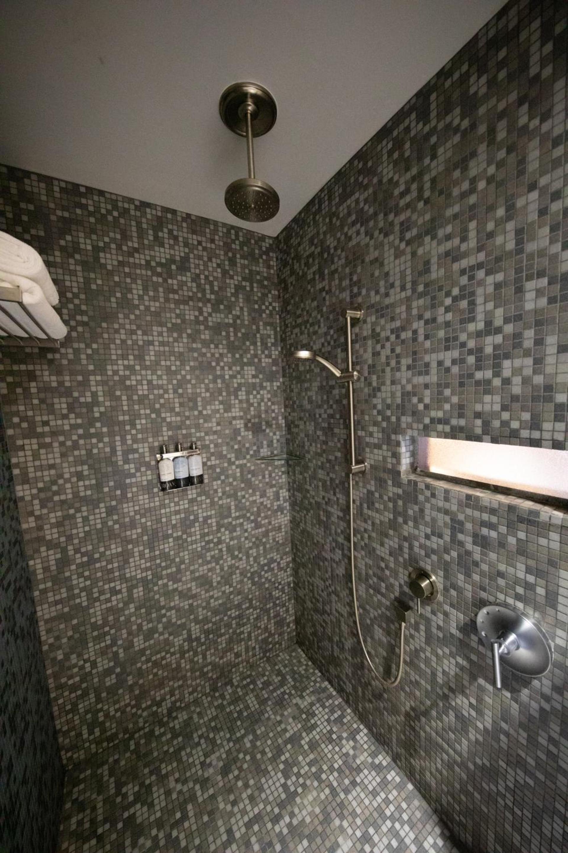Modern Hotel photo 82