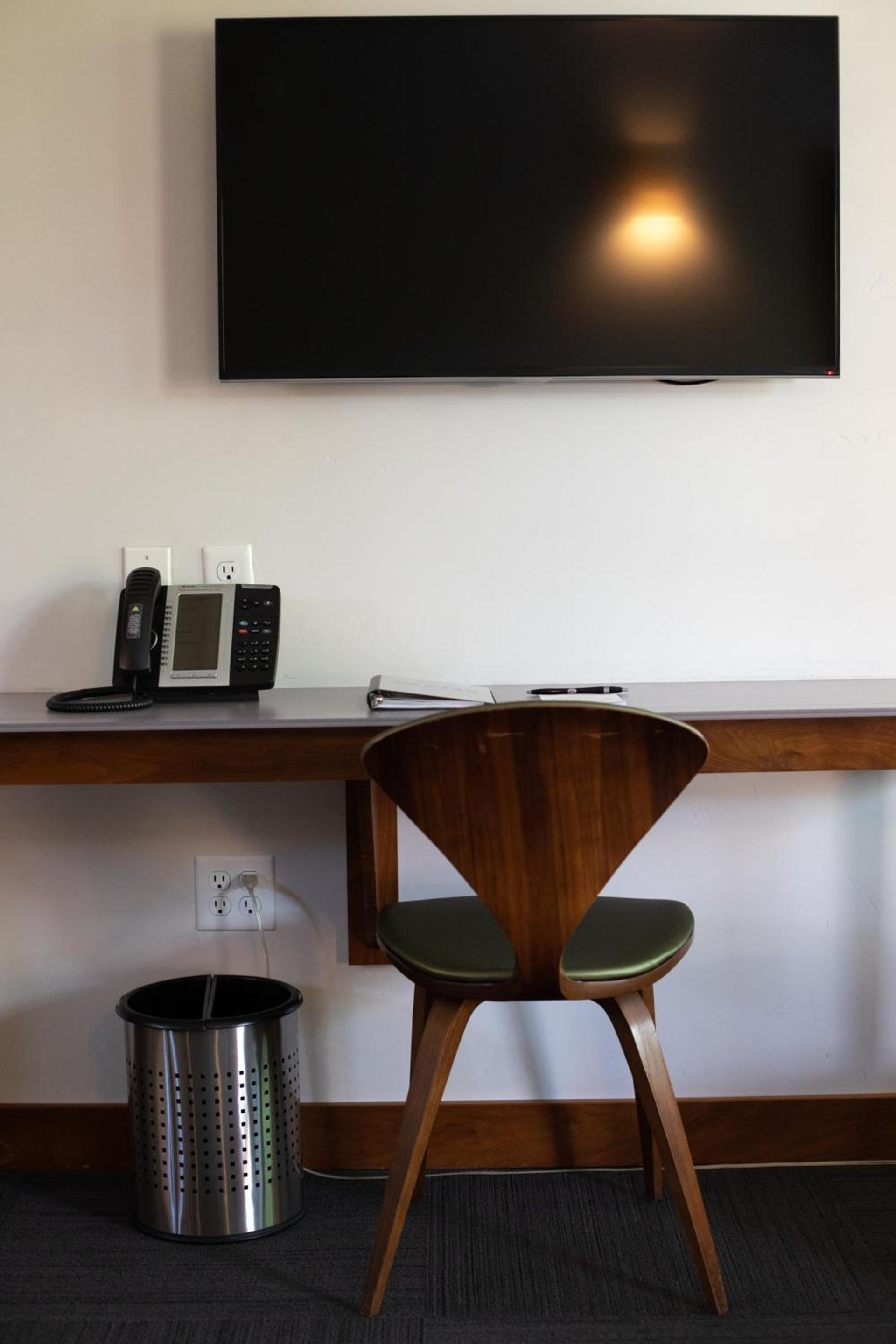 Modern Hotel photo 74