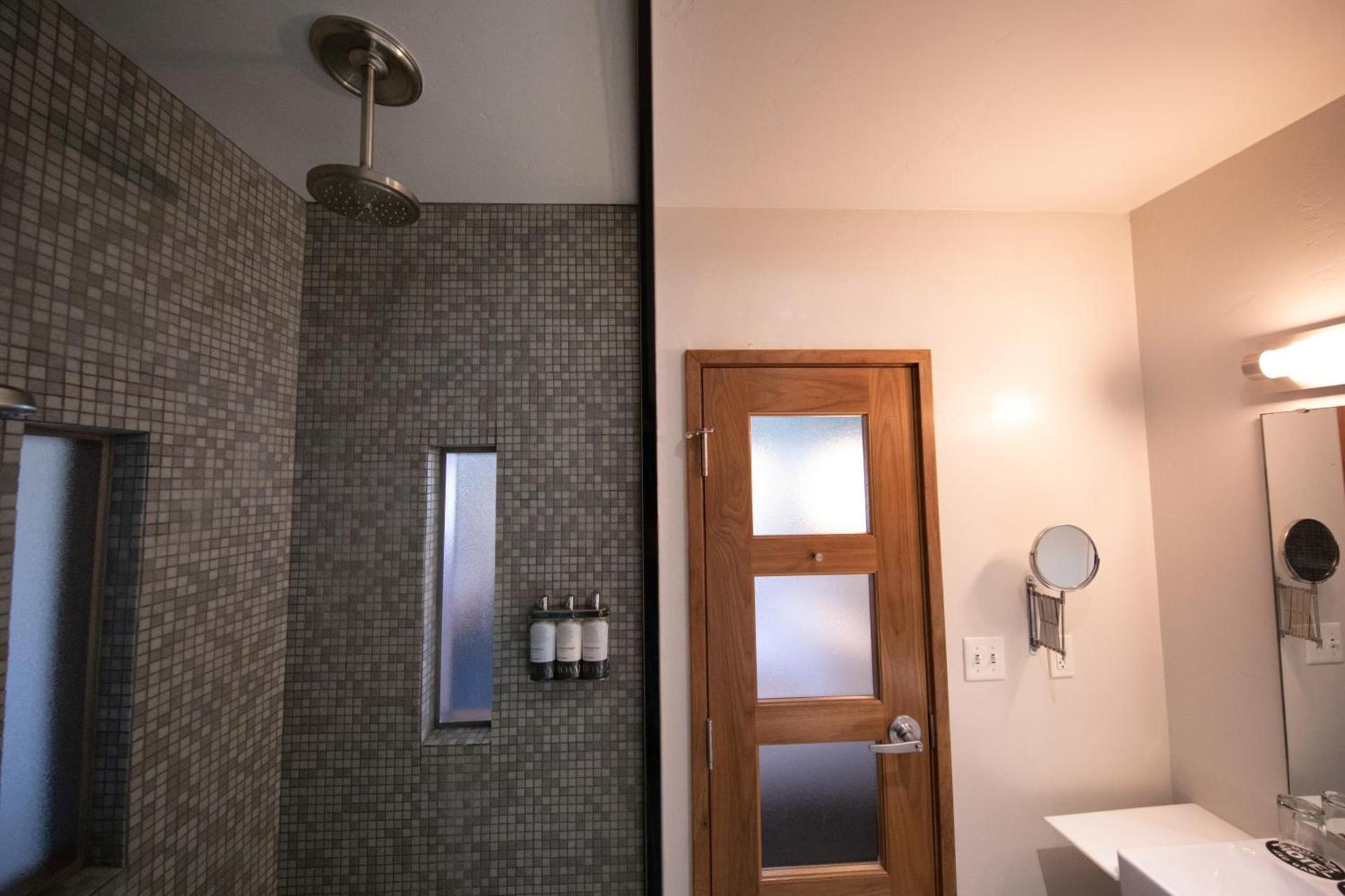 Modern Hotel photo 69