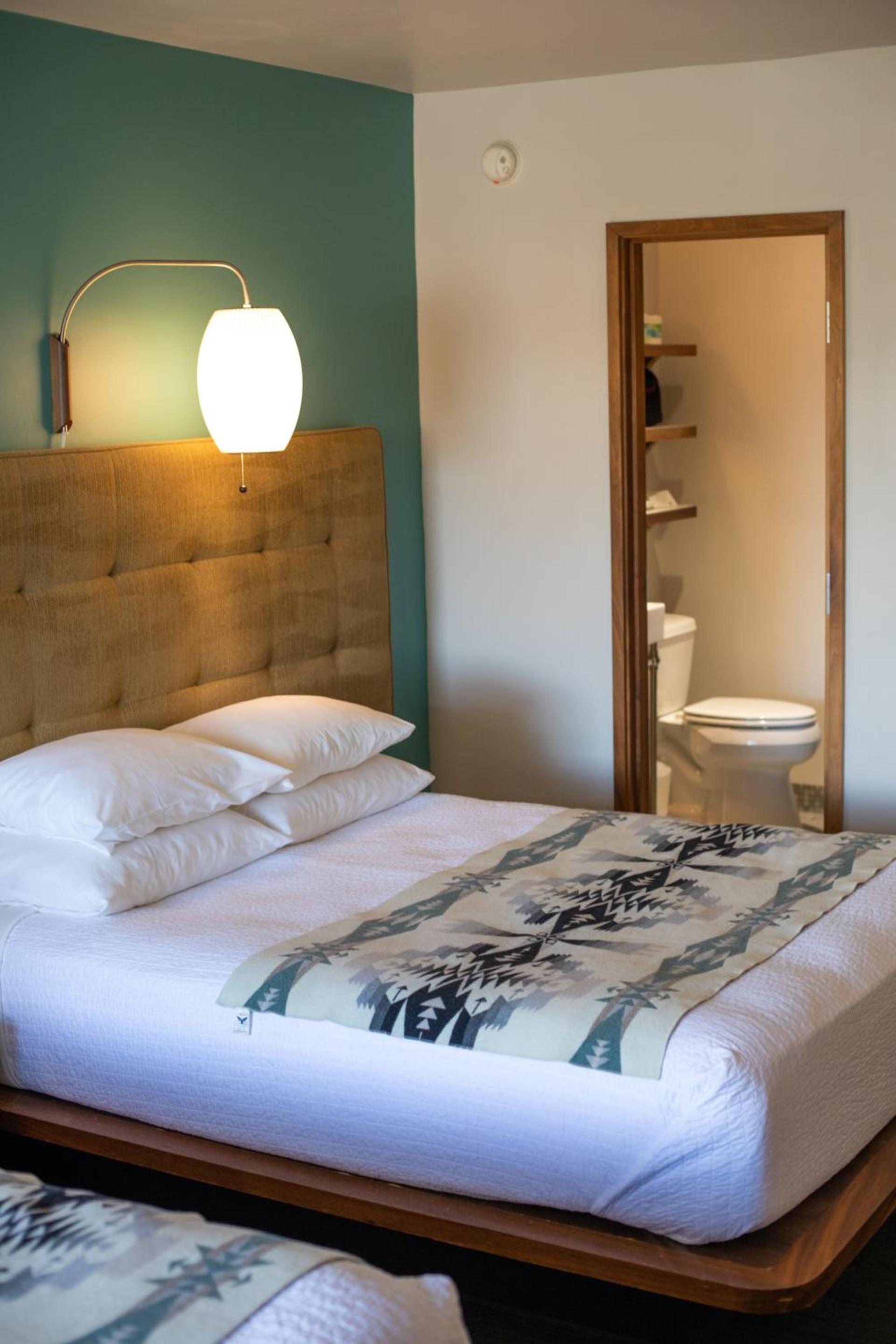 Modern Hotel photo 56