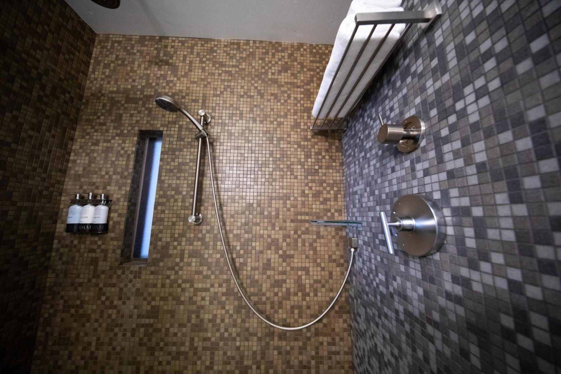 Modern Hotel photo 49
