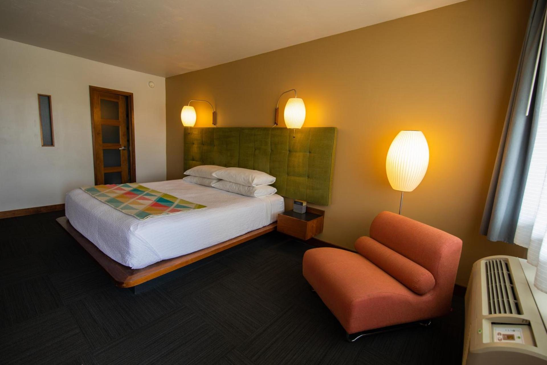 Modern Hotel photo 50