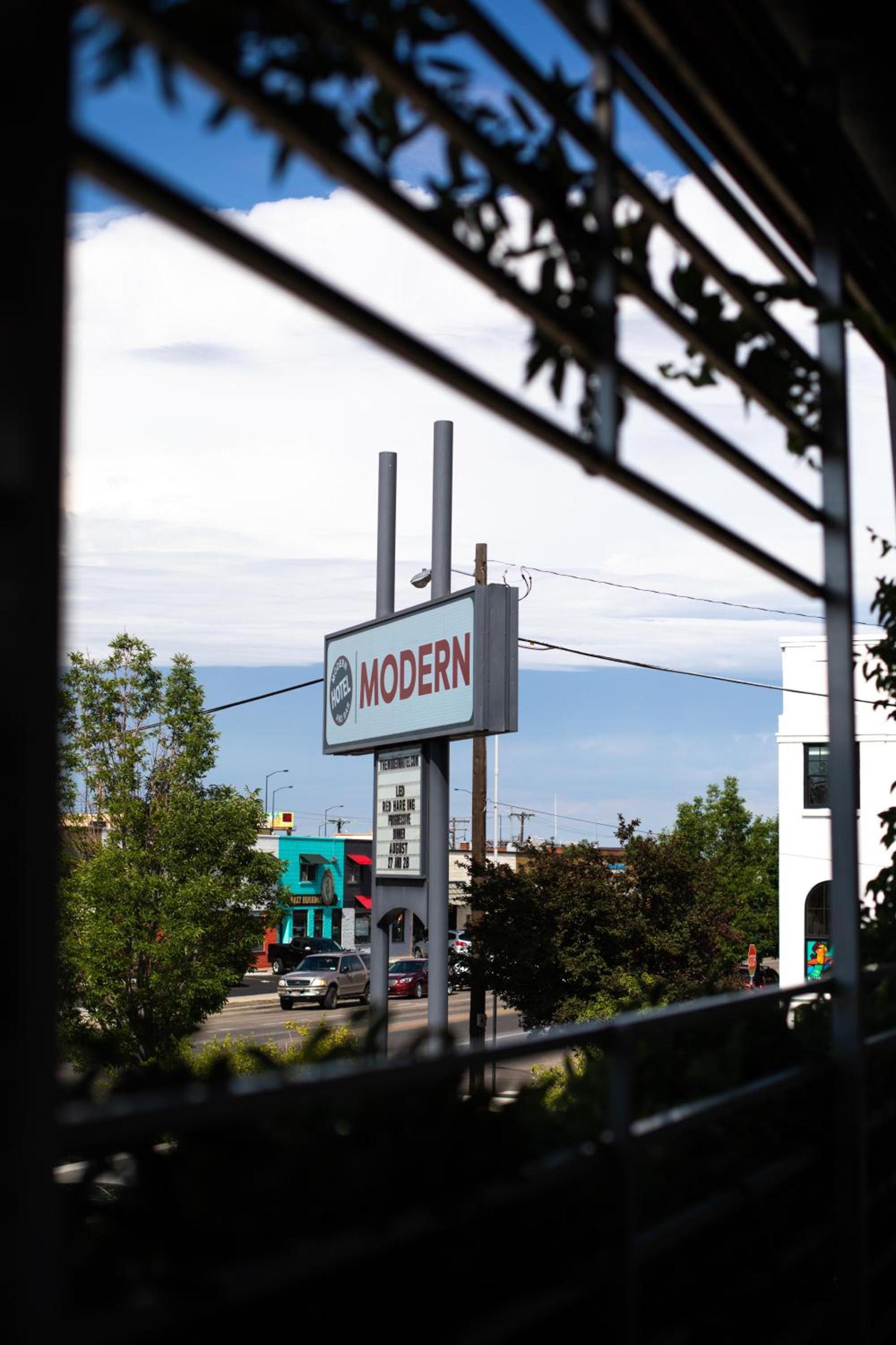 Modern Hotel photo 54
