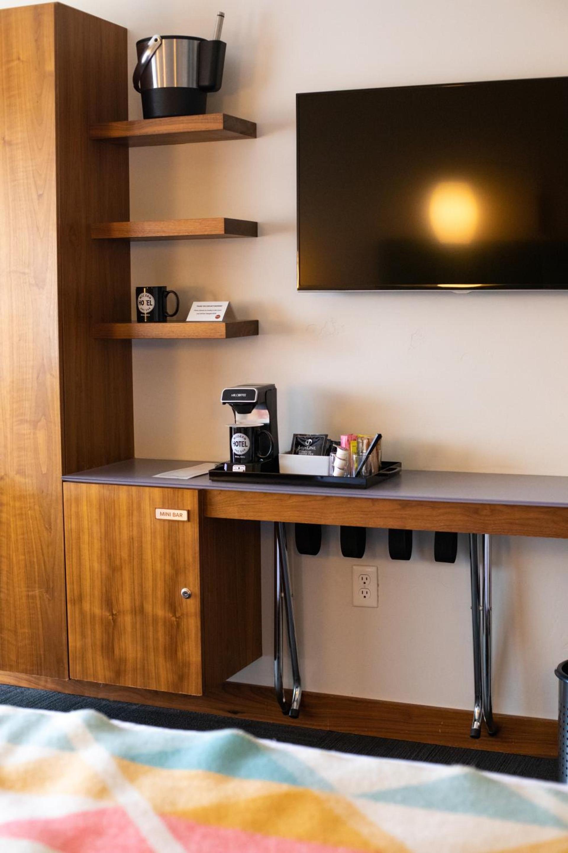 Modern Hotel photo 46