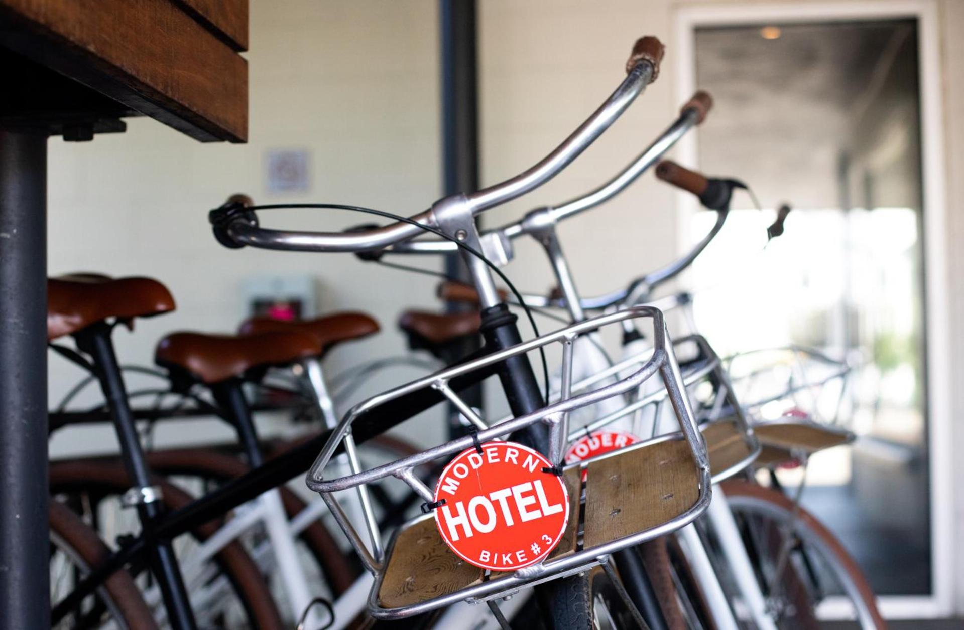 Modern Hotel photo 36