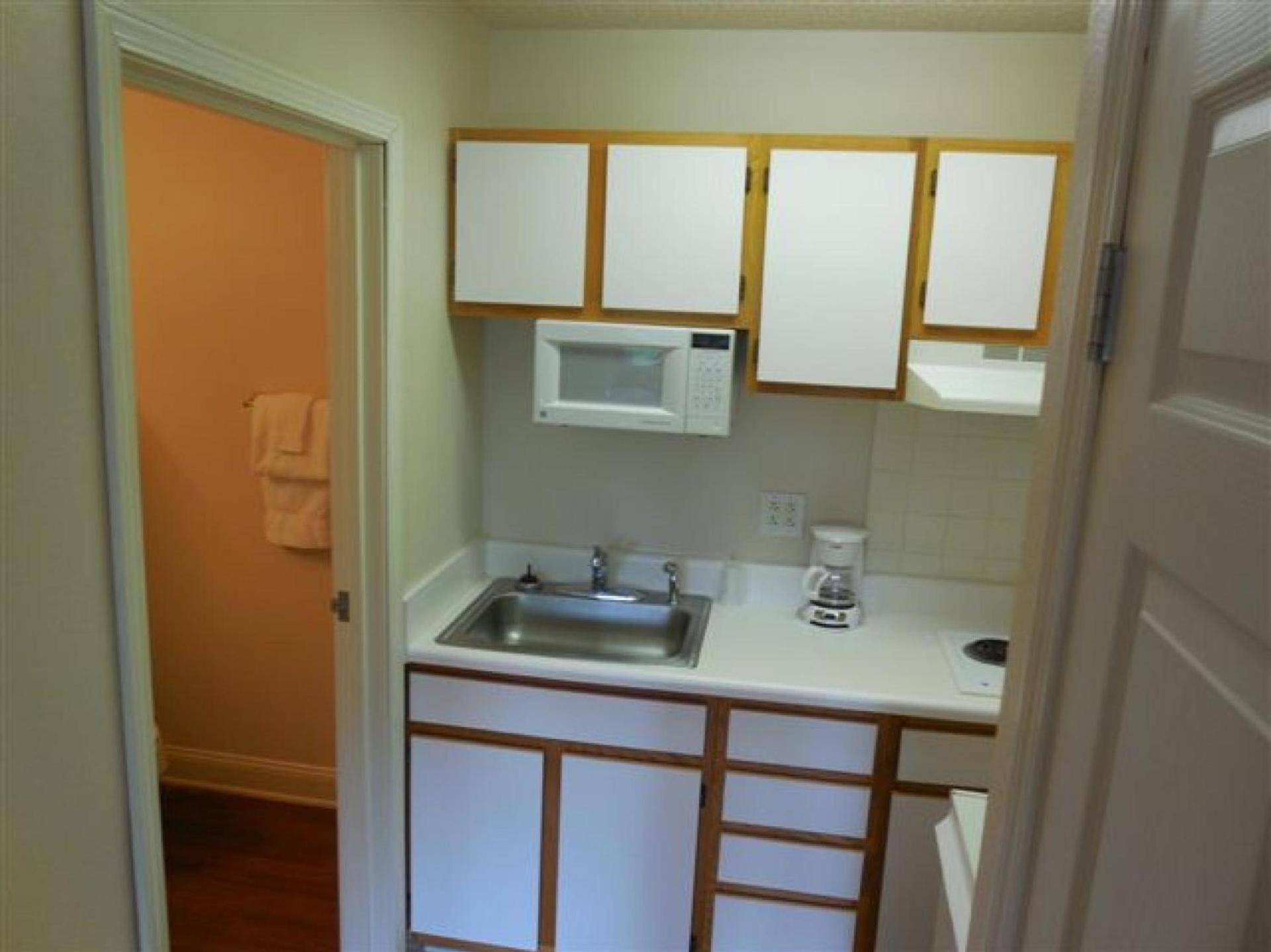 Affordable Suites Jacksonville photo 12