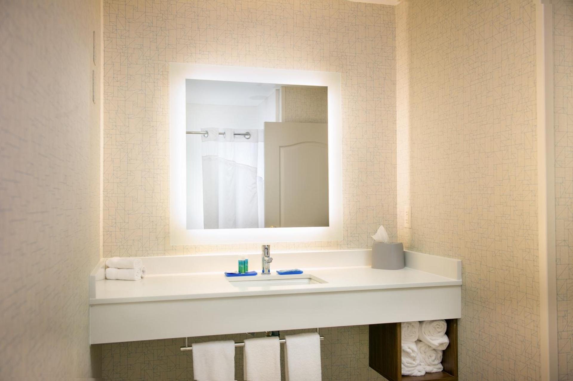 Holiday Inn Express & Suites Wausau by IHG photo 28