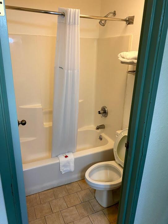 Baymont by Wyndham Smyrna photo 24