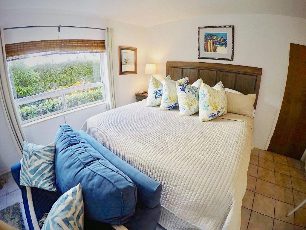 Ebb Tide Resort photo 13