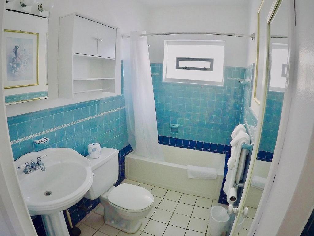 Ebb Tide Resort photo 33