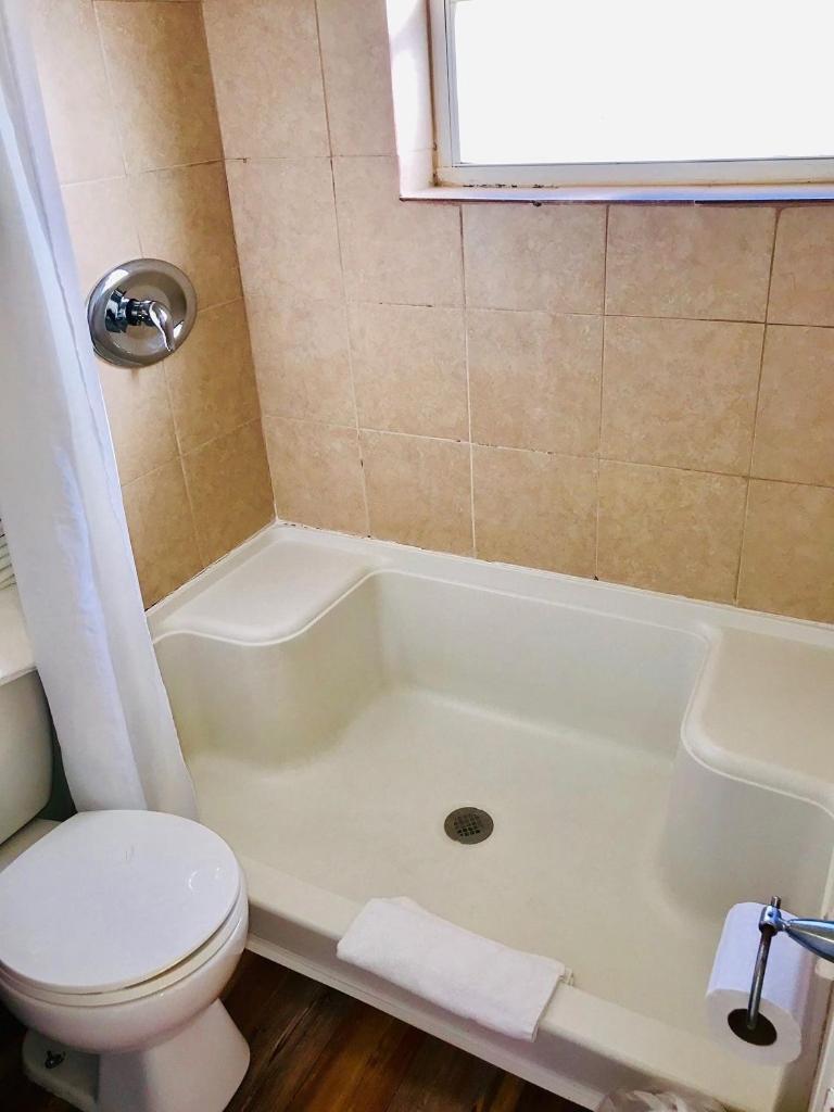 Ebb Tide Resort photo 28