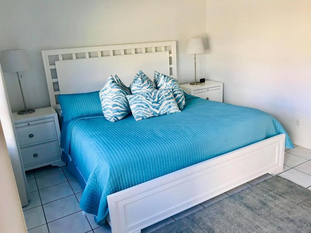 Ebb Tide Resort photo 66