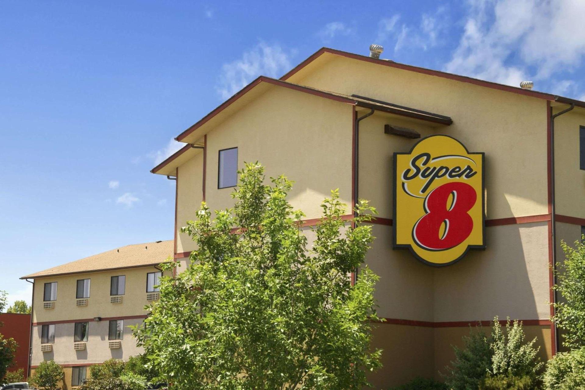 Super 8 by Wyndham Kennewick photo 50
