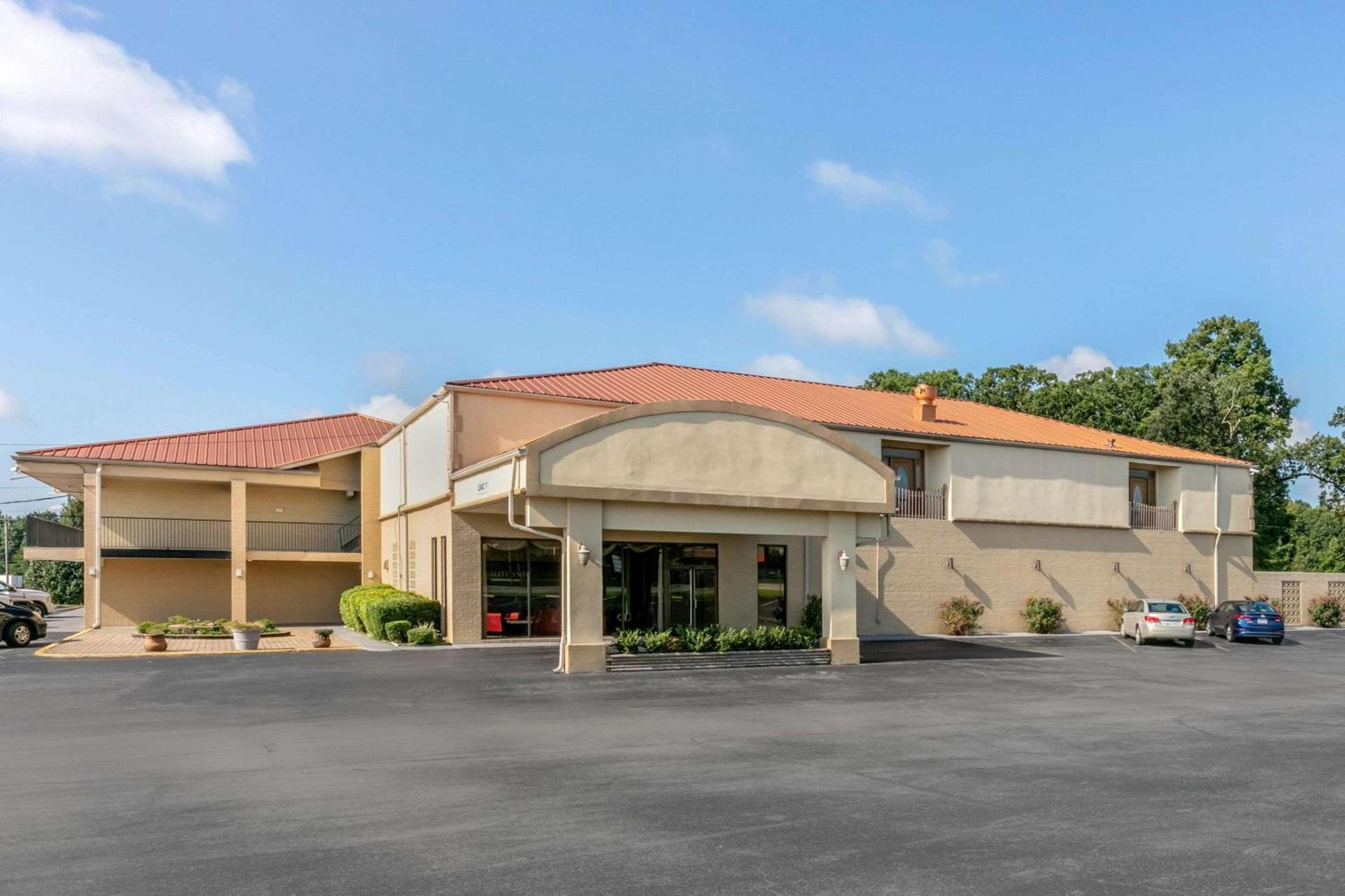 Red Roof Inn Manchester, TN photo 4