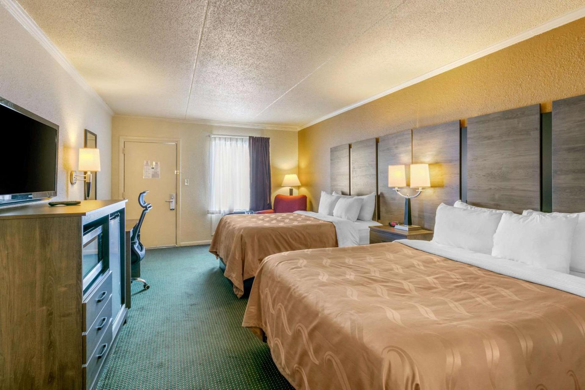 Red Roof Inn Manchester, TN photo 12