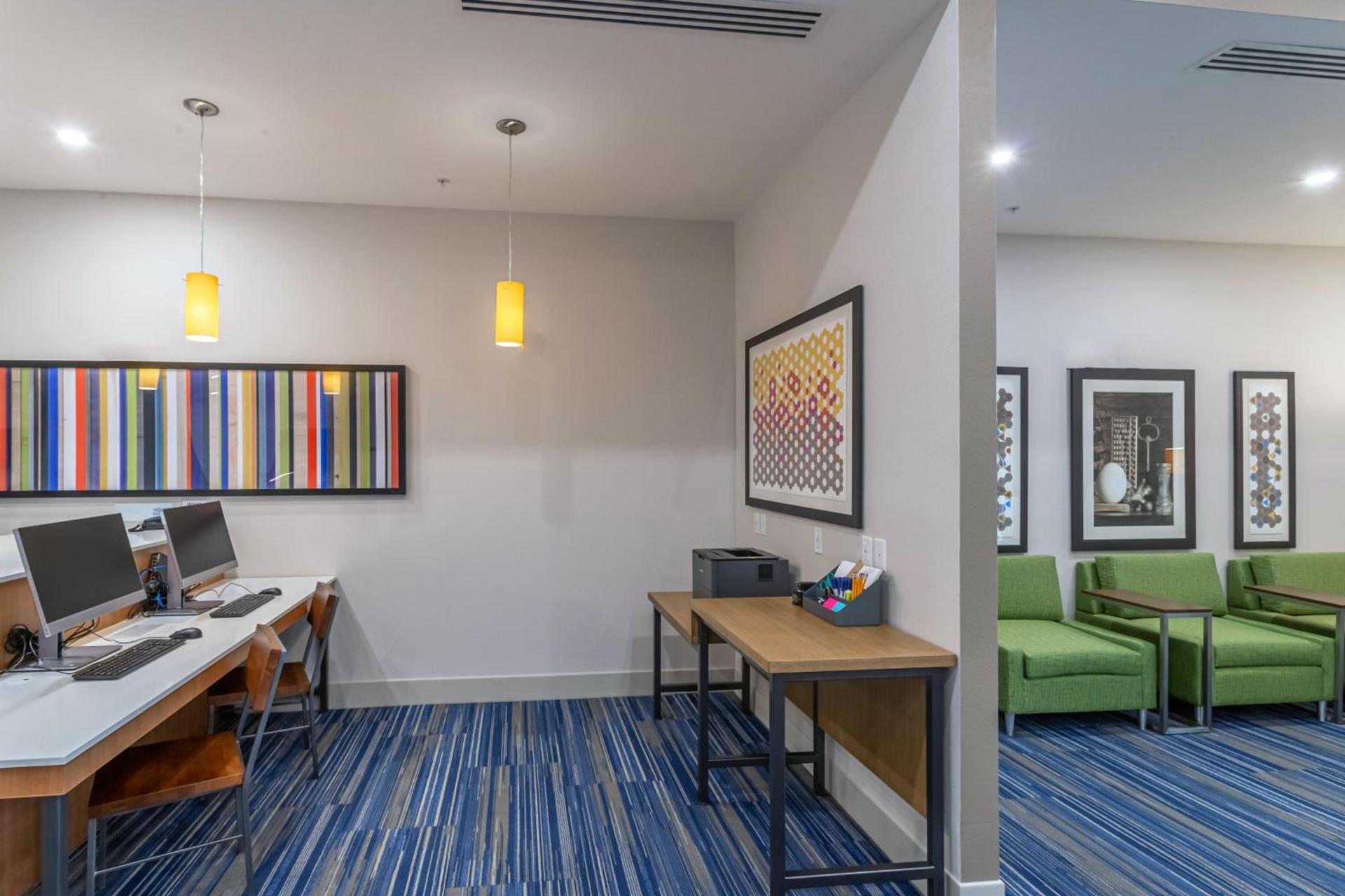 Holiday Inn Express & Suites - Columbus - Worthington by IHG photo 13