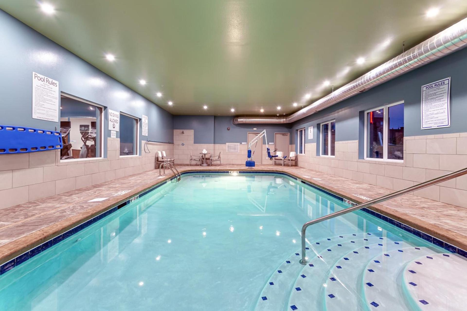 Holiday Inn Express & Suites - Columbus - Worthington by IHG photo 31