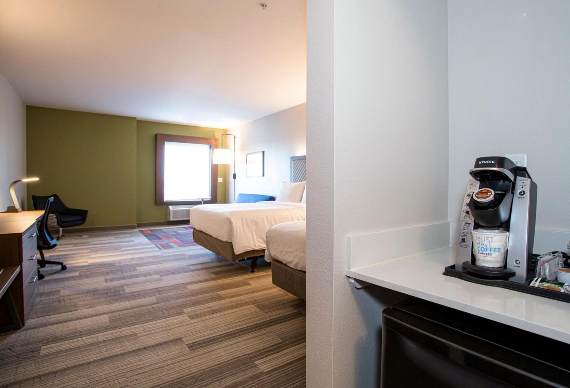 Holiday Inn Express & Suites - Columbus - Worthington by IHG photo 23