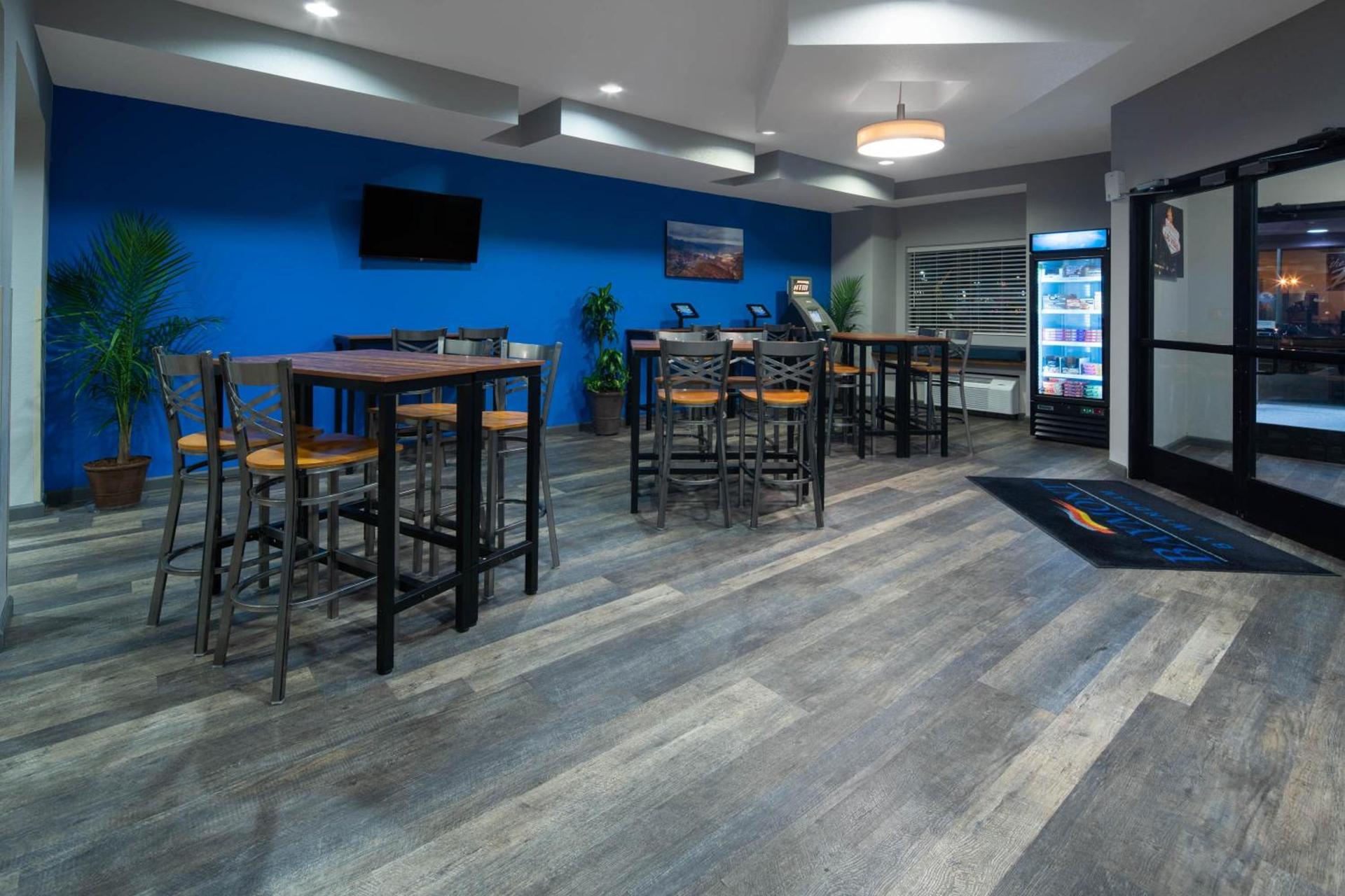Baymont by Wyndham Las Vegas South Strip photo 9