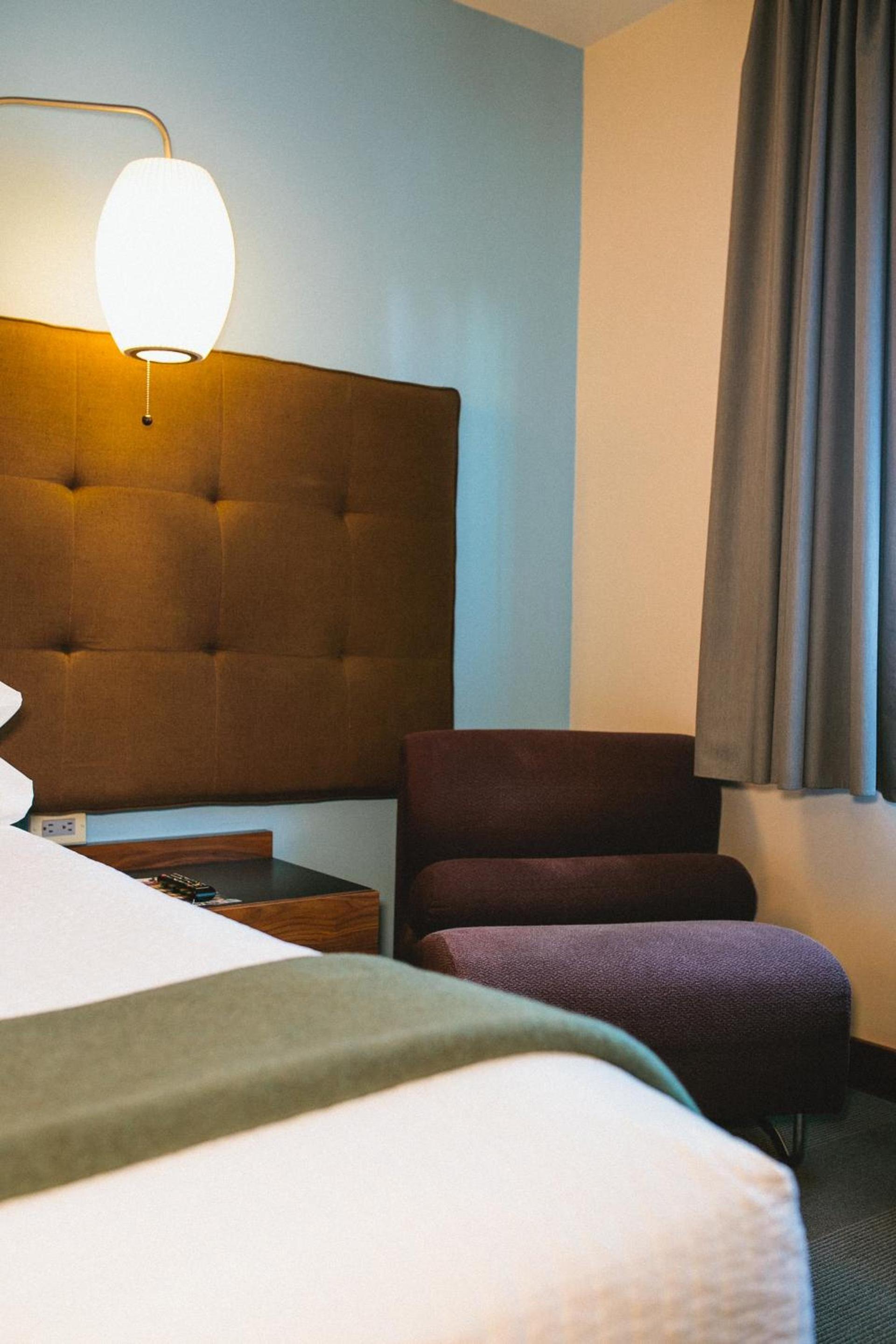 Modern Hotel photo 13