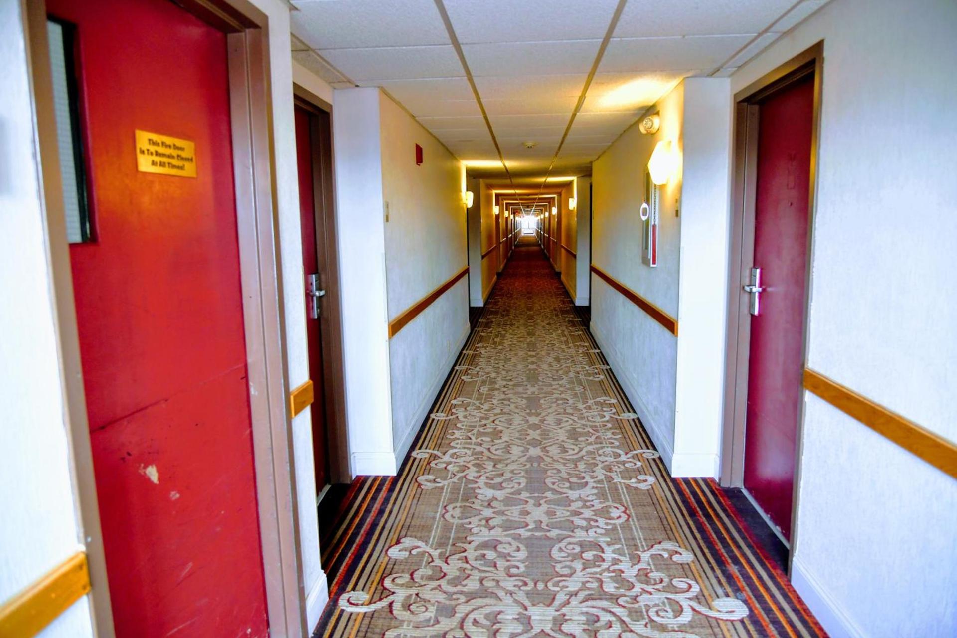 Douglas Inn and Conference Center photo 40