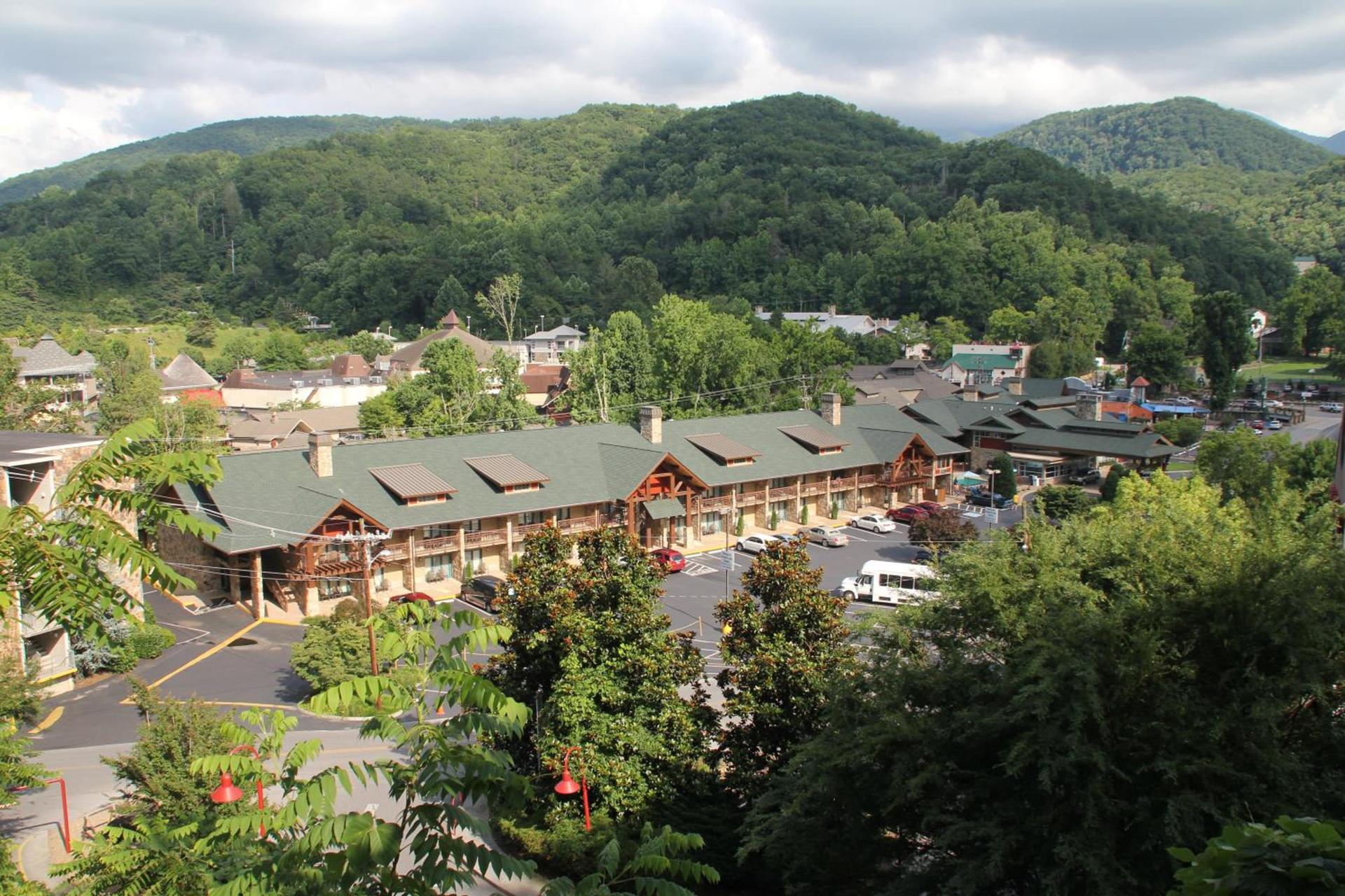Greystone Lodge on the River photo 2