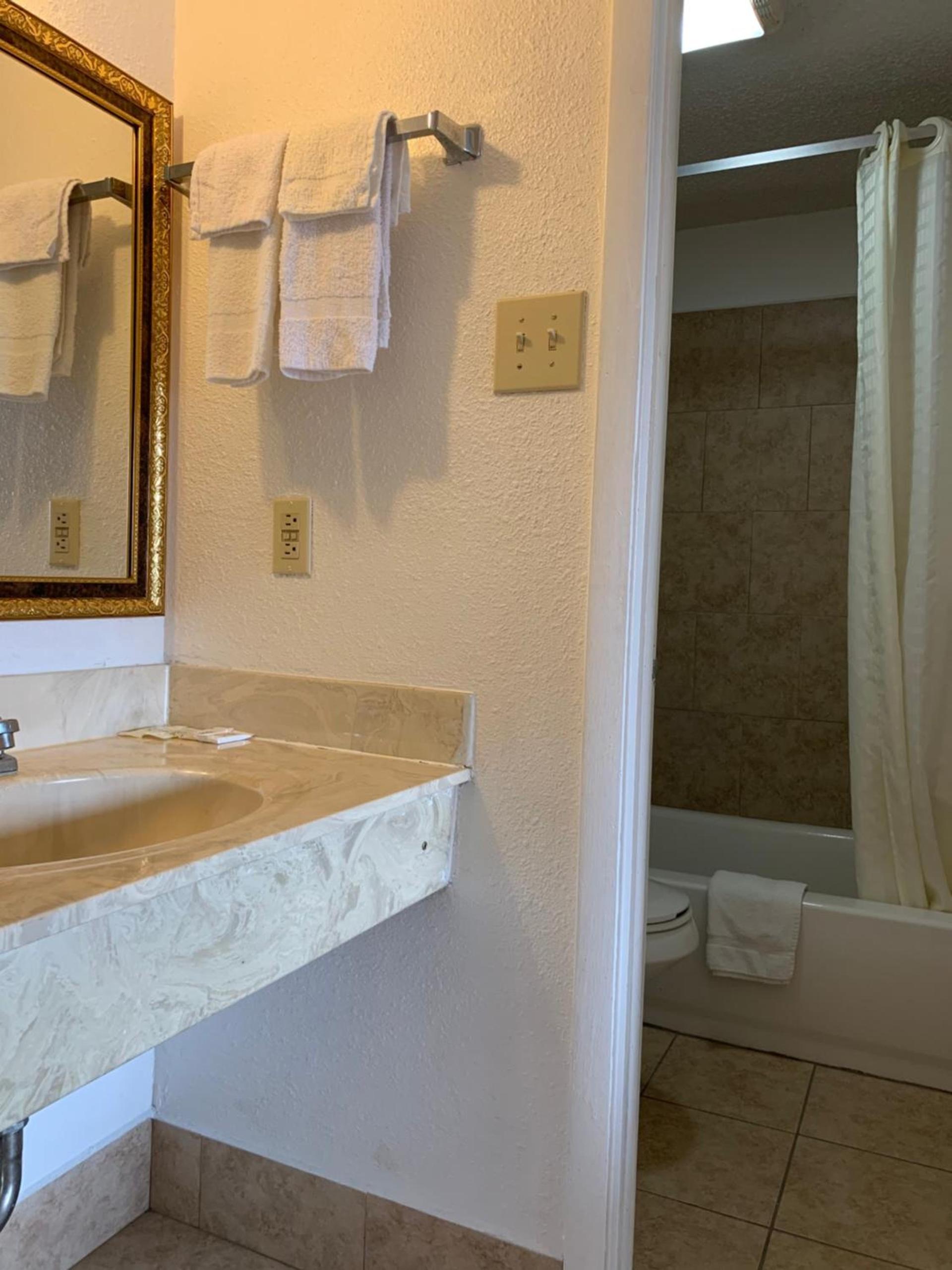 Baton Rouge West Inn photo 3
