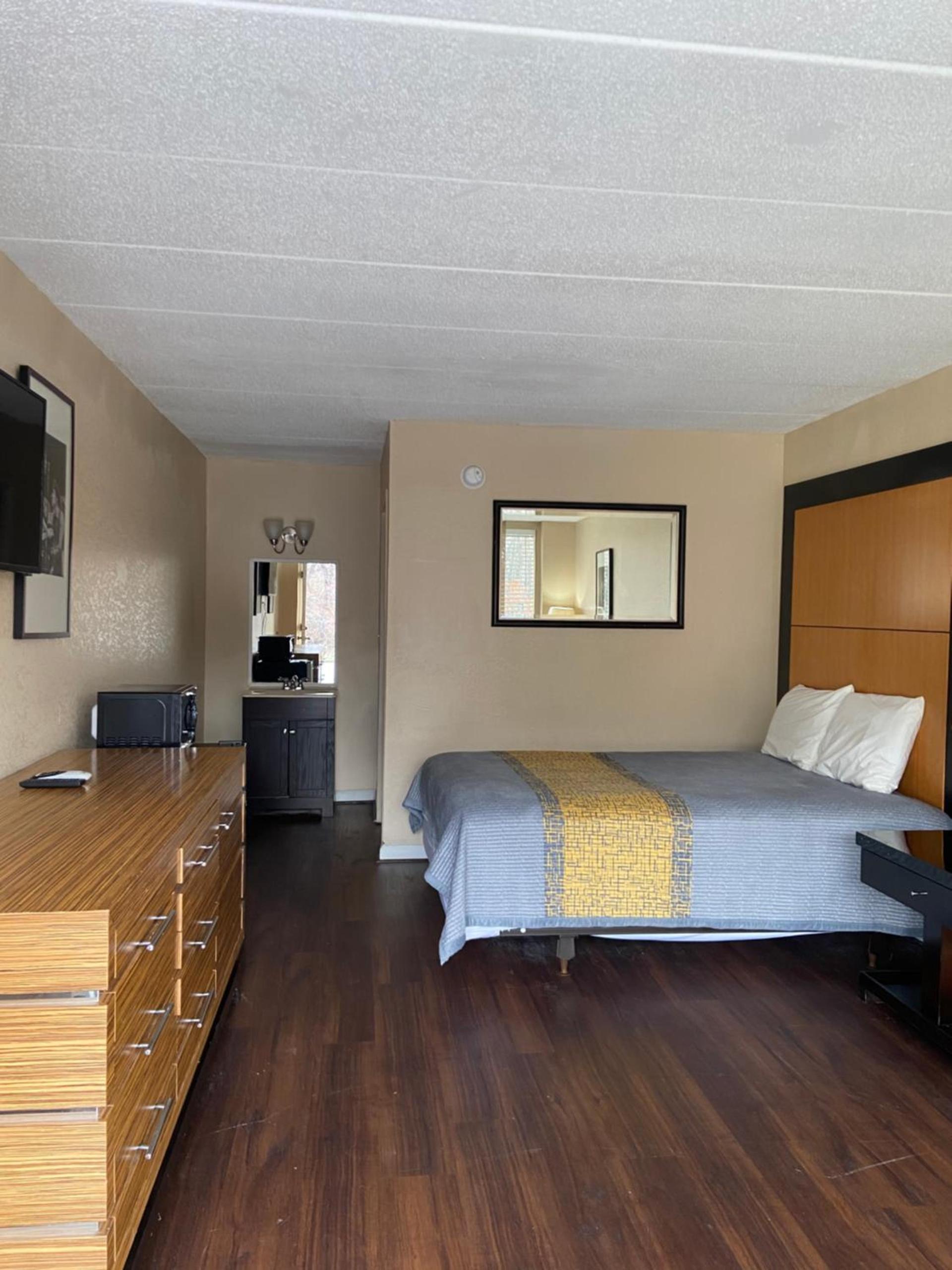 APM Inn and Suites photo 30